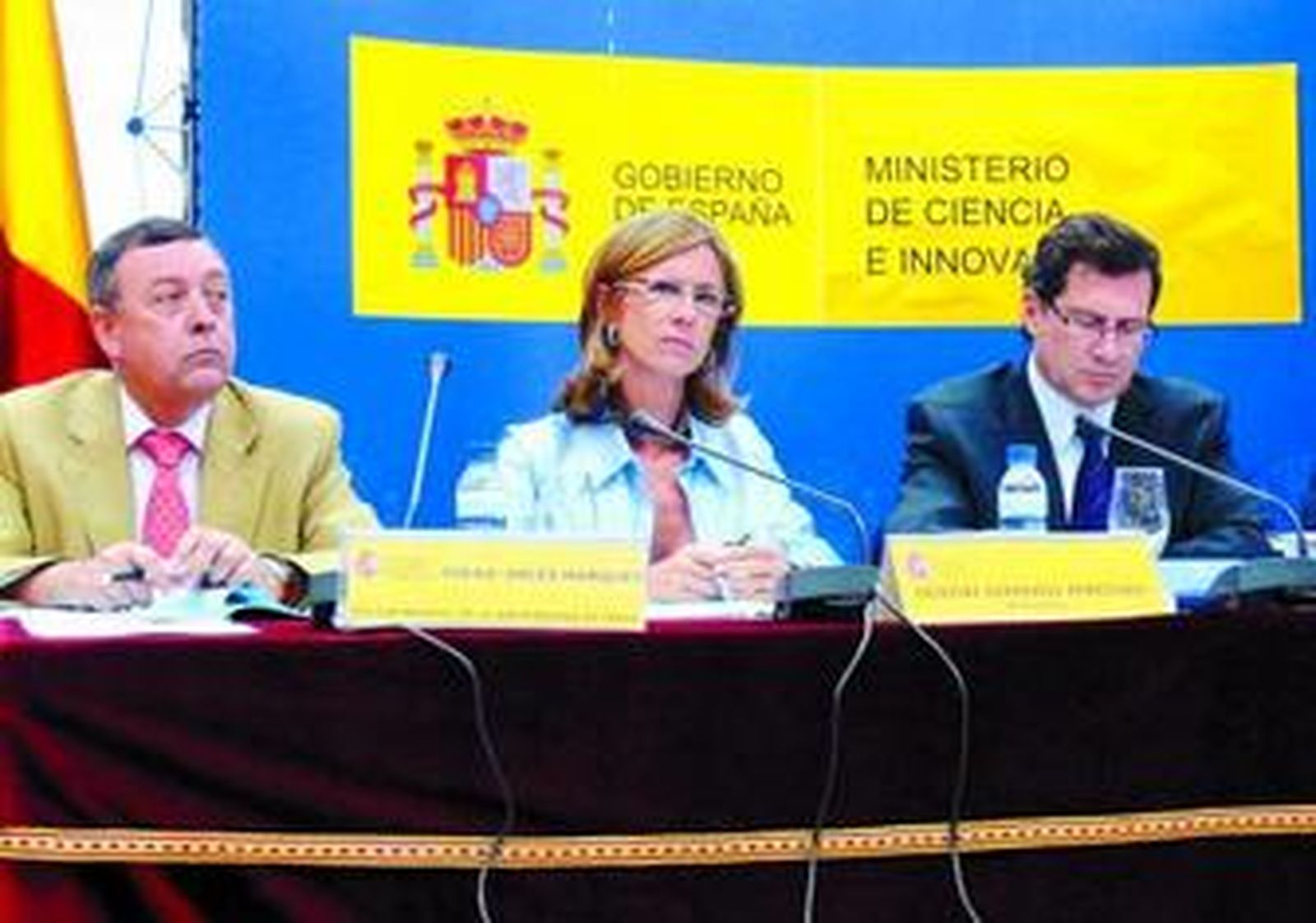 Garmendia, junto al rector de la Universidad de Cádiz y el secretario de Estado de Universidades en la reunión de ayer.