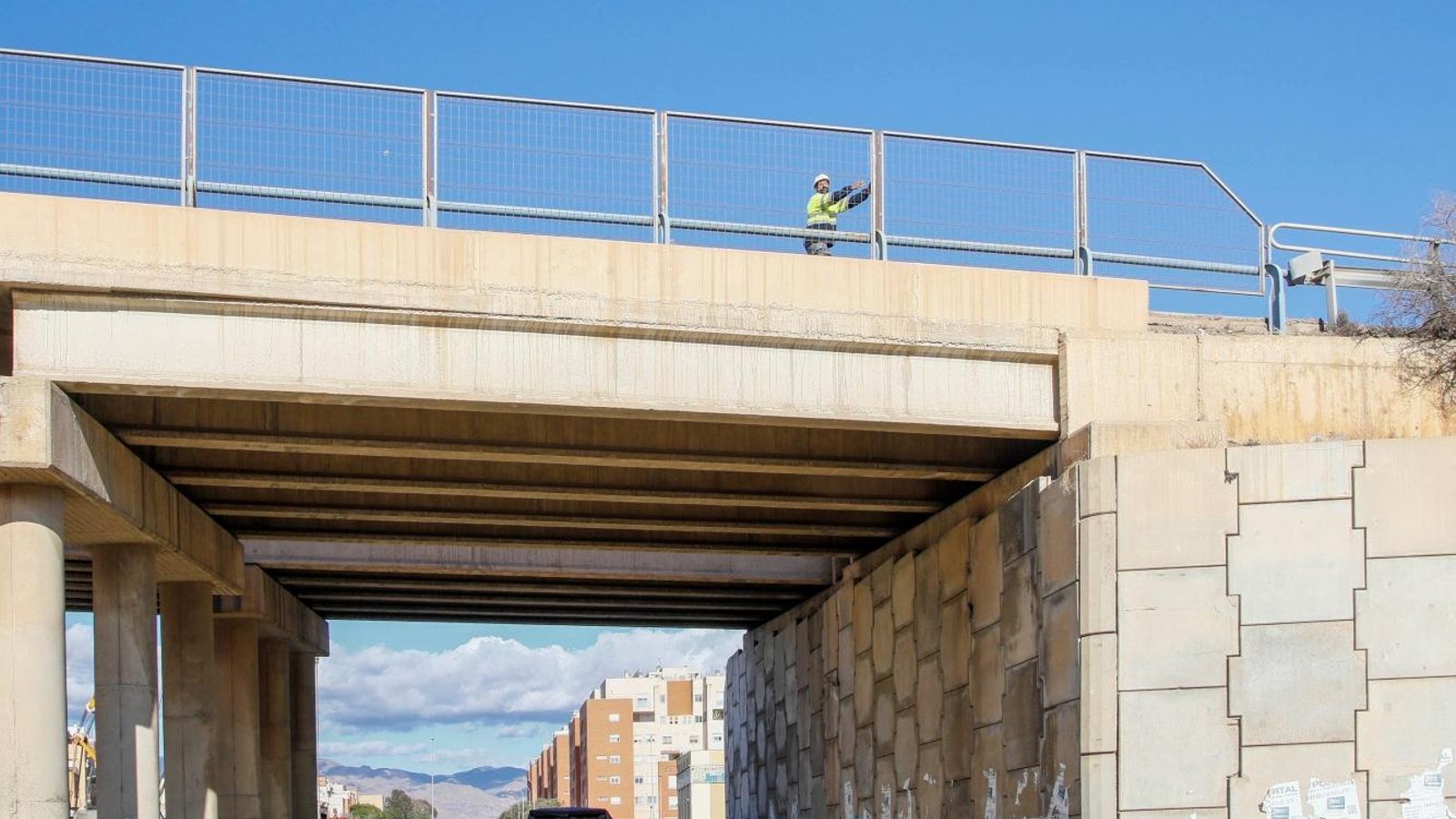 Obras en el puente de la autovía del Aeropuerto.