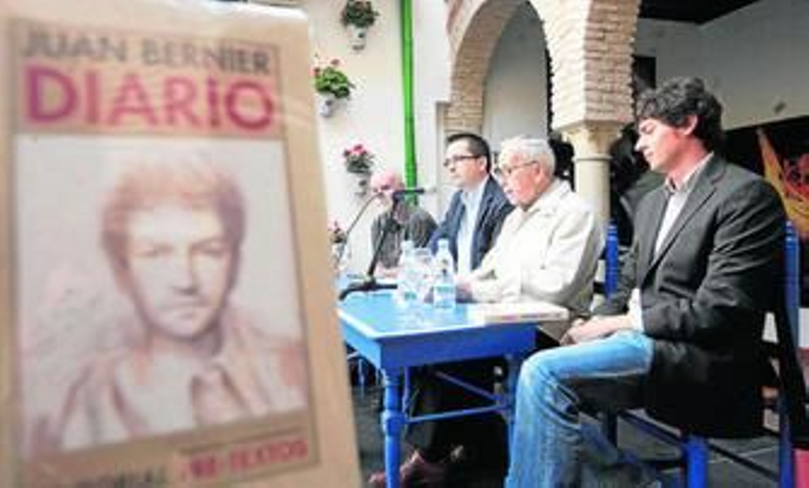 Pre-Textos recupera la voz singular de Bernier con su 'Diario' y su poesía