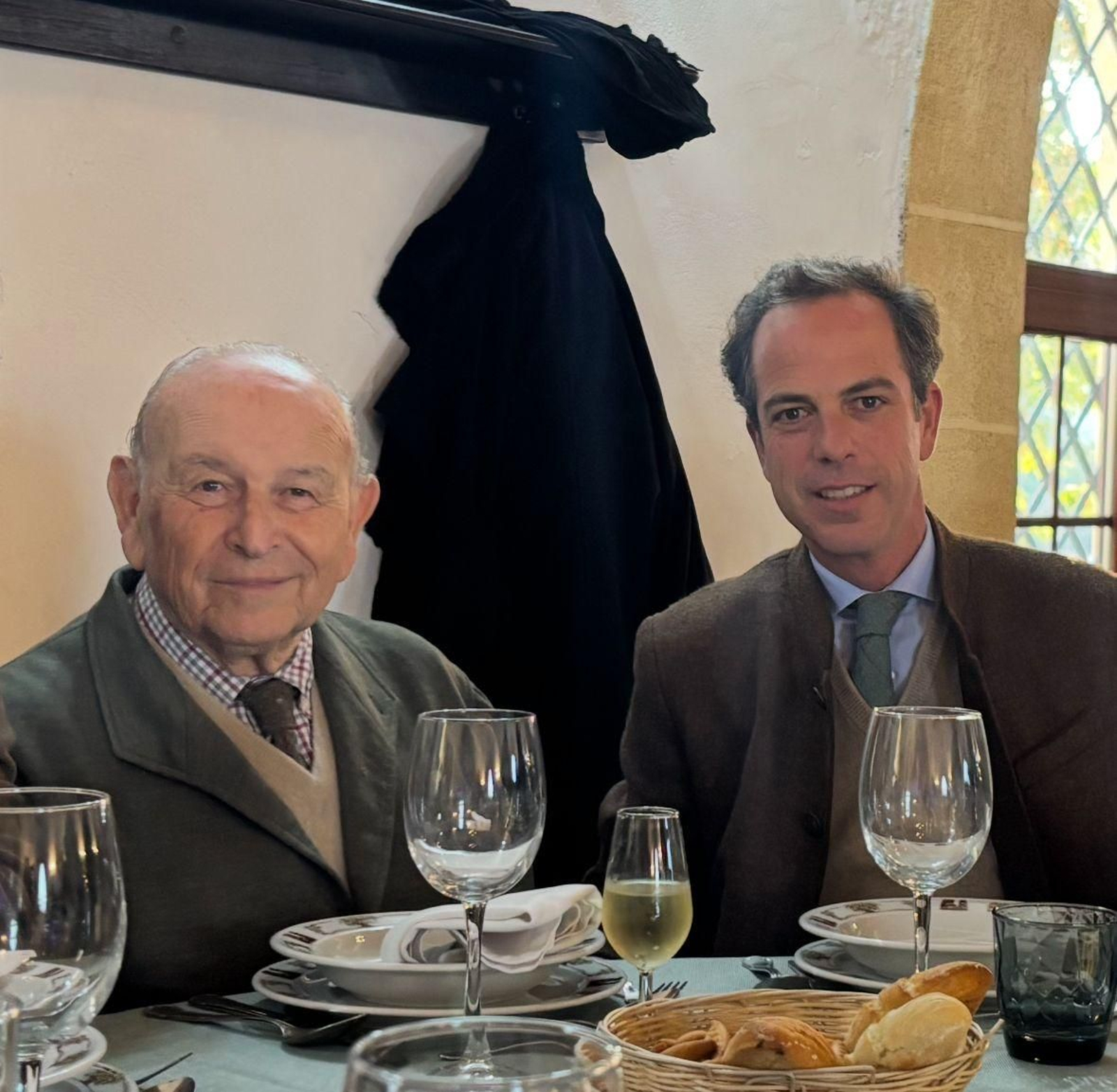 Álvaro Domecq, junto a Manuel Valencia.