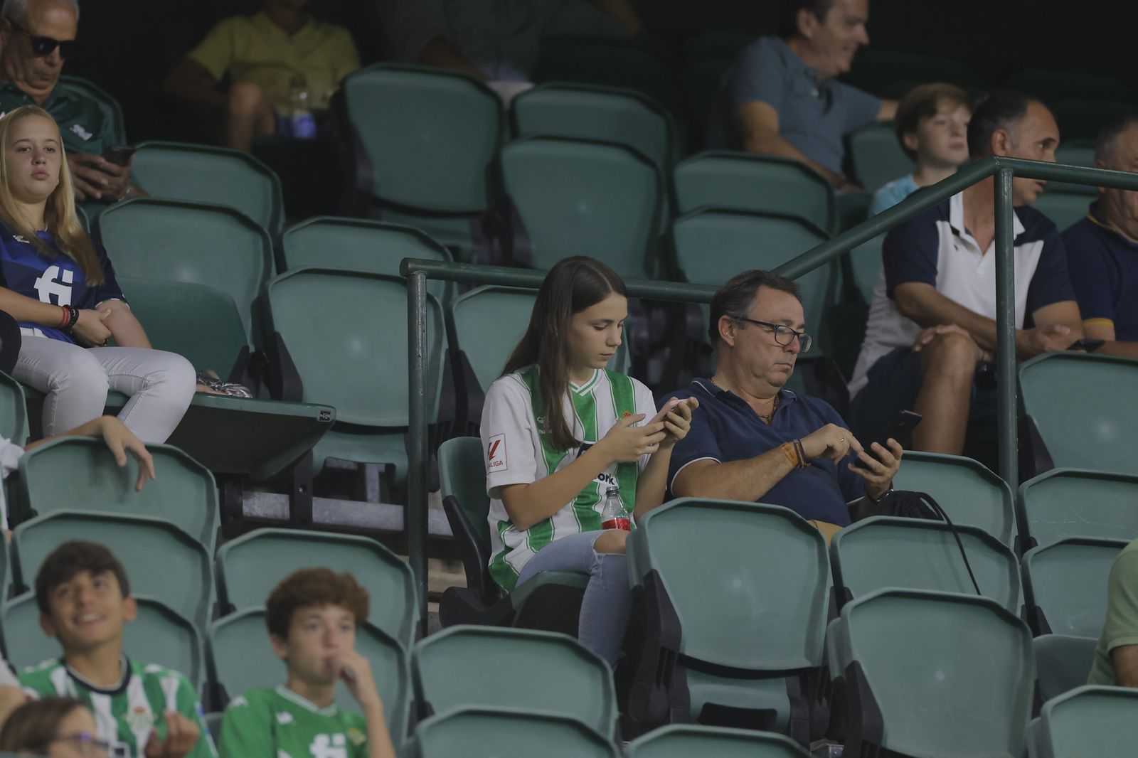 Búscate en las fotos del Betis-Valencia