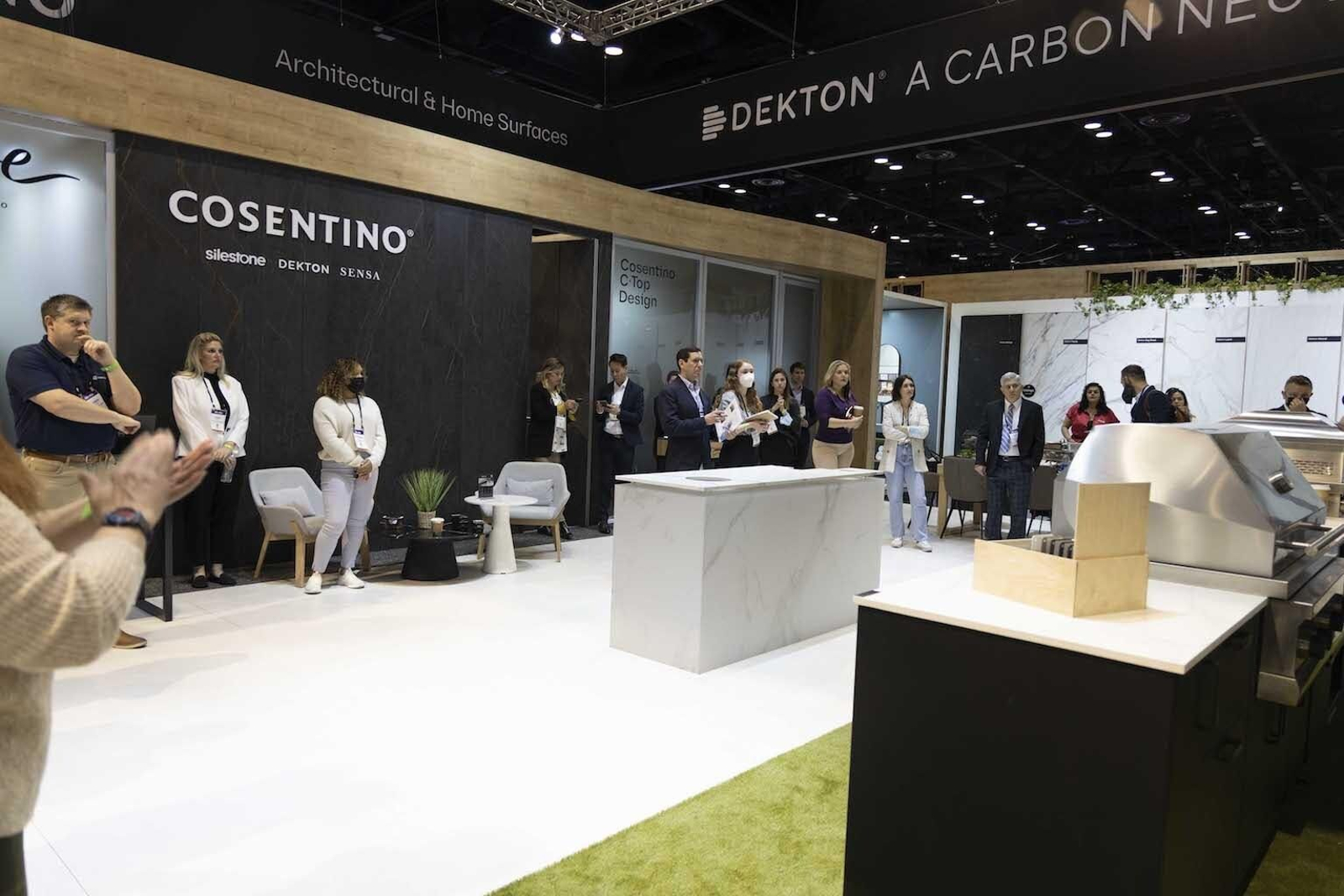 Expositor de Cosentino en KBIS 2022