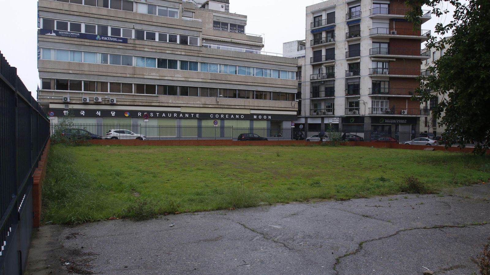 El centro médico junto al Prado de San Sebastián fue demolido hace 12 años.