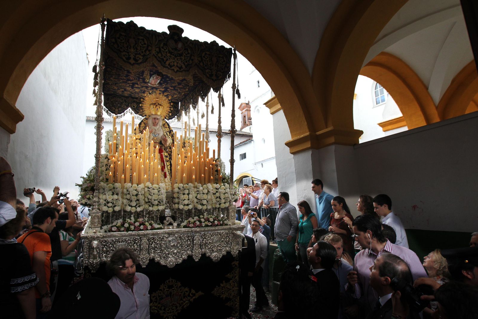 La Virgen de la Estrella en su paso de palio.