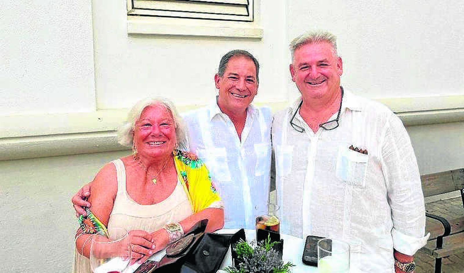 Julia Román, Arturo Fernández de la Puente y José Luis Ortiz.