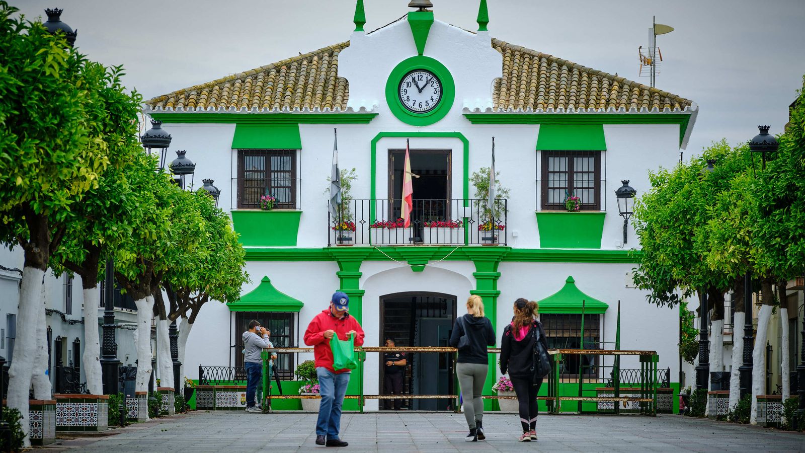 Fachada del Ayuntamiento de Puerto Serrano.