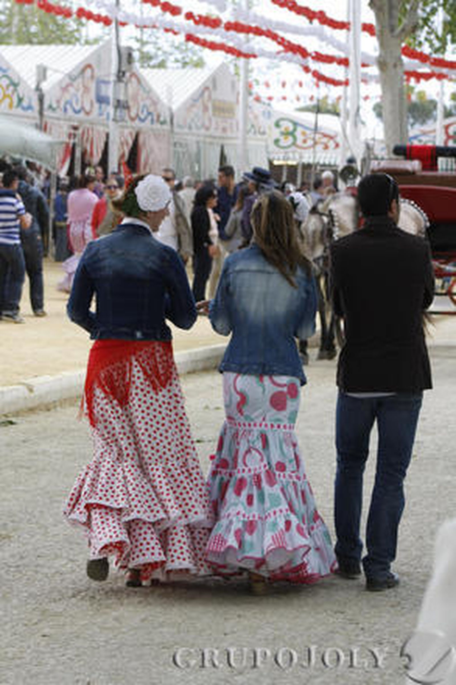 La lluvia y el frío empañaron la jornada en el recinto ferial de Las Banderas.

Foto: Andrés Mora
