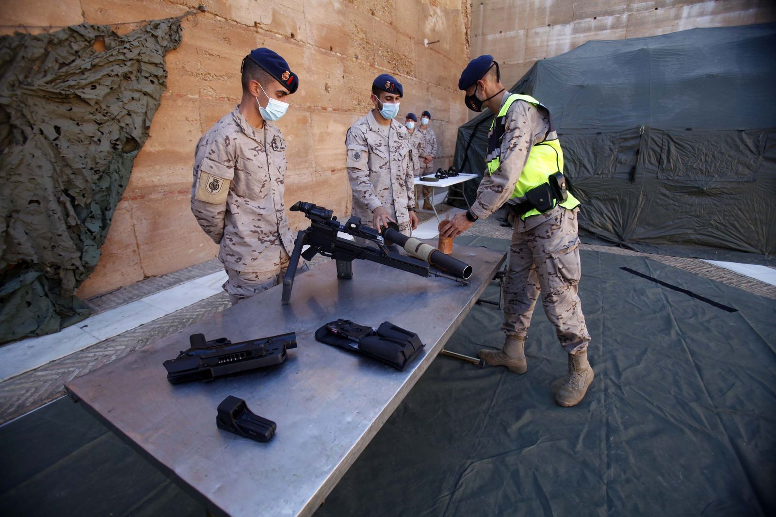 La Guardia Real se despliega por lugares emblemáticos de la provincia de Huelva.