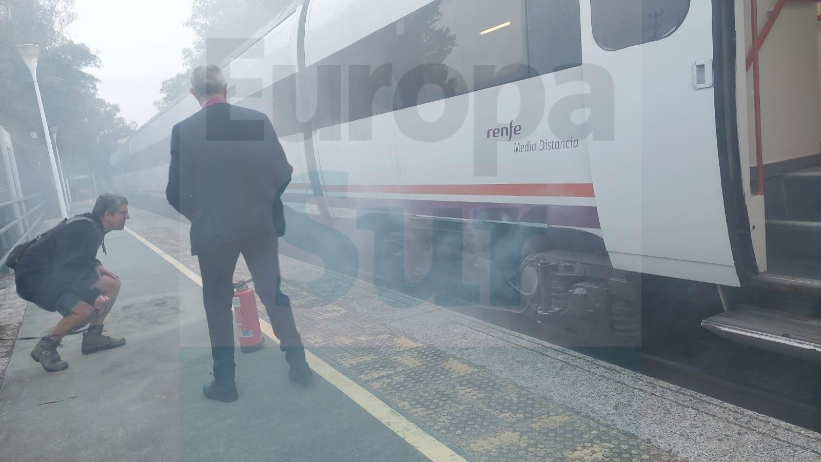 Avería con humo en el tren Antequera-Algeciras