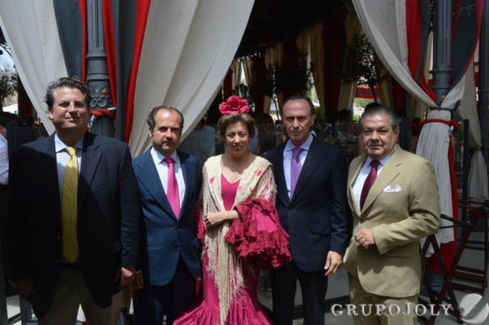 Fonsi Domecq, Pablo Domecq, Carmen del Valle, Jaime Tovar y Juan Bajo, en González-Byass.

Foto: Ignacio Casas de Ciria