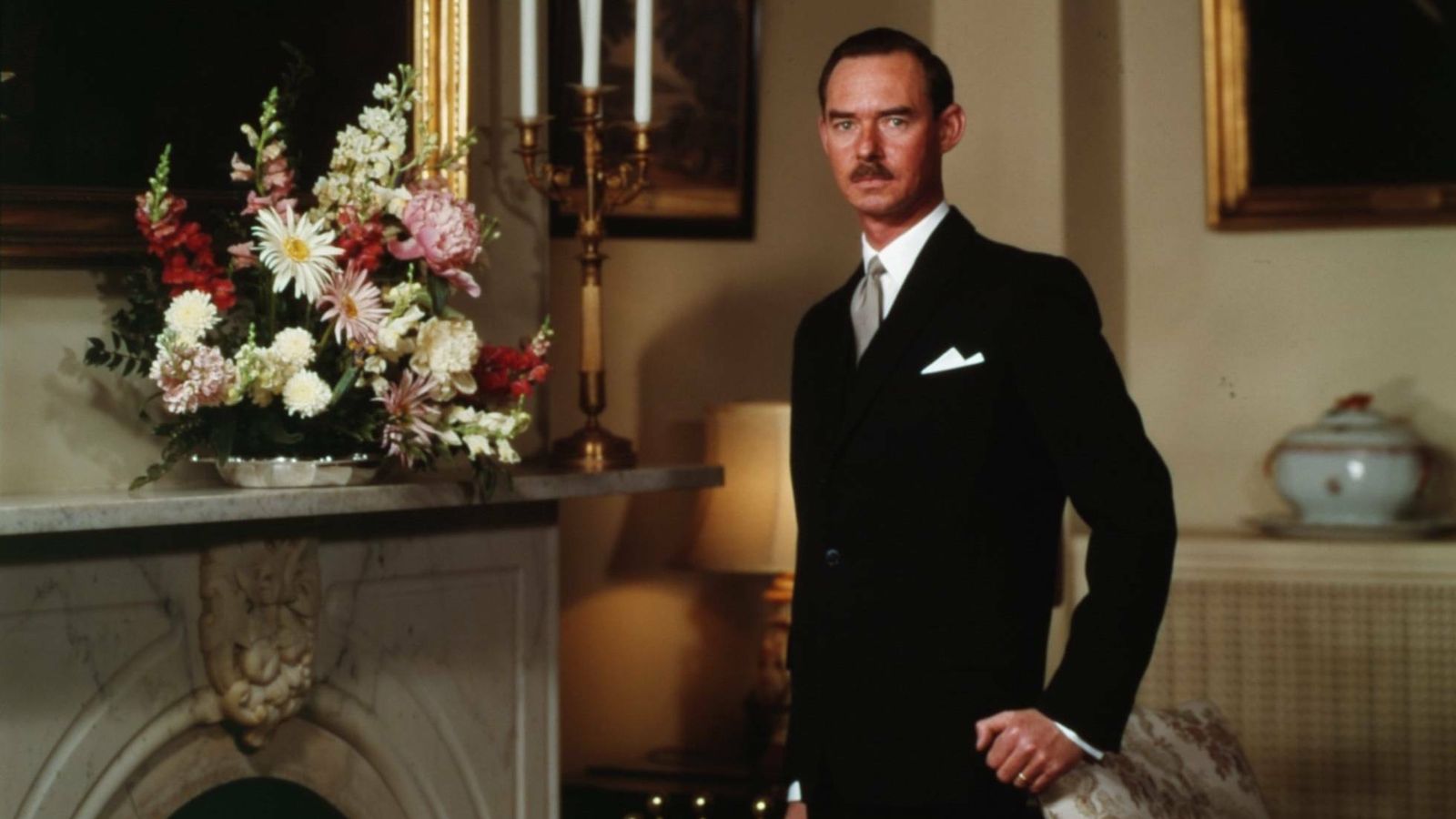 Retrato oficial de 1963, poco antes de acceder a la jefatura del Estado.