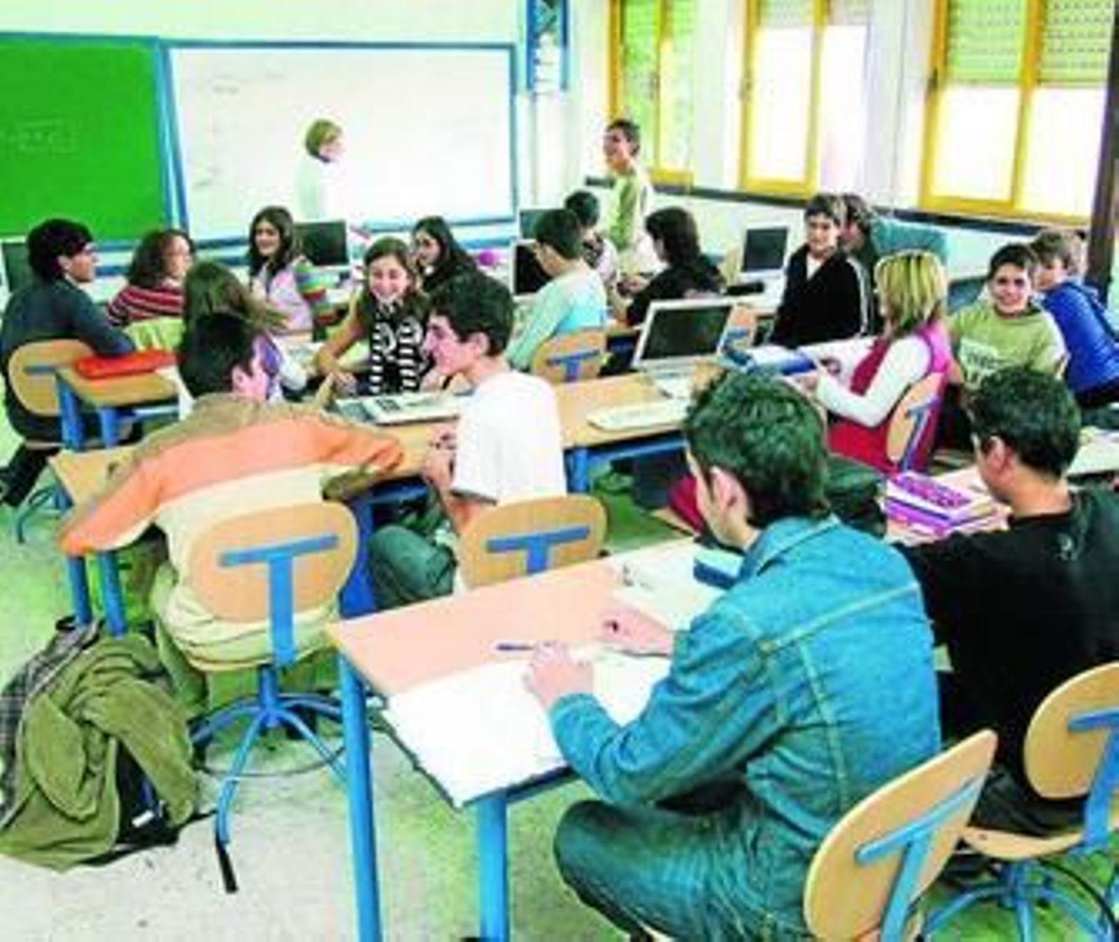 Un aula de Bachillerato en Málaga, ecosistema que comparten los profesores interinos. Un aula de Bachillerato en Málaga, ecosistema que comparten los profesores interinos.