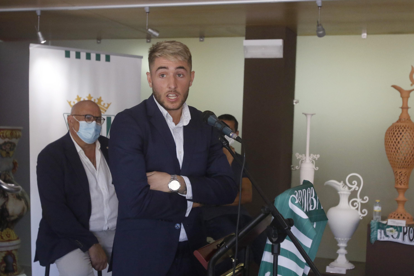 La presentación de Antonio Casas como jugador del Córdoba CF, en imágenes