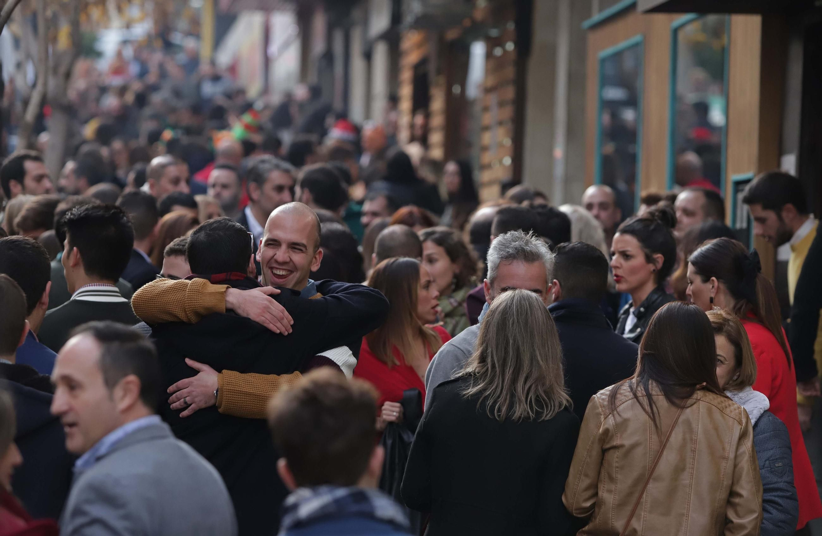 Ambiente en la calle Trafalgar un 24 de diciembre.