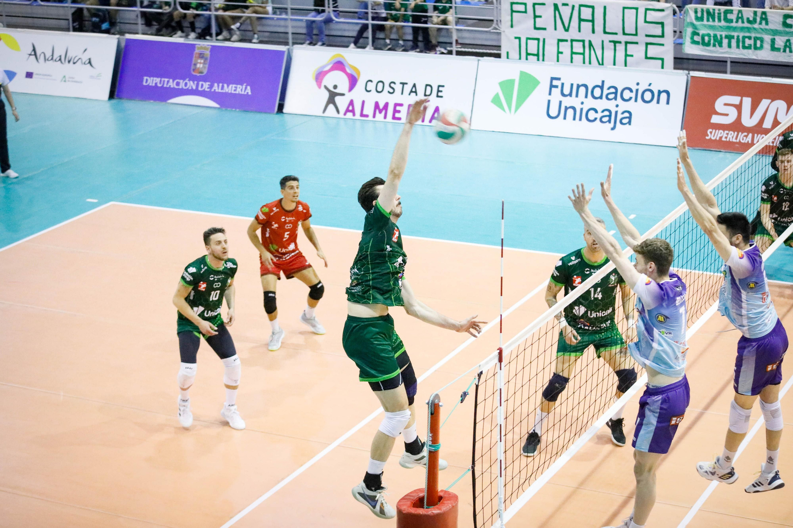 Imágenes del partido entre Unicaja Almería y Grupo Herce Soria