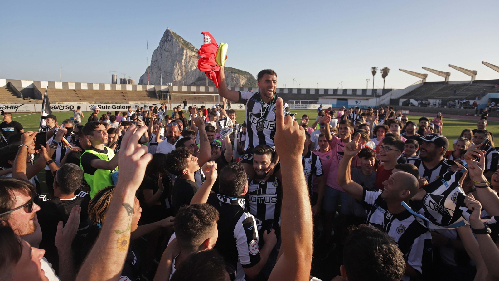 Fotos de la celebración de la Balona en el estadio municipal de La Línea