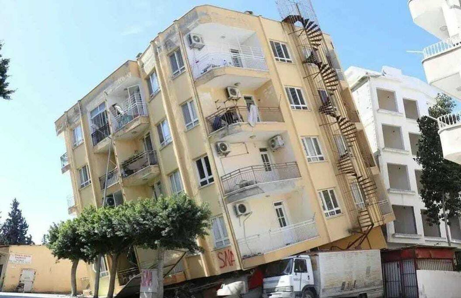 La experiencia de dos sanitarios de Huelva en Turquía tras el terremoto, en imágenes