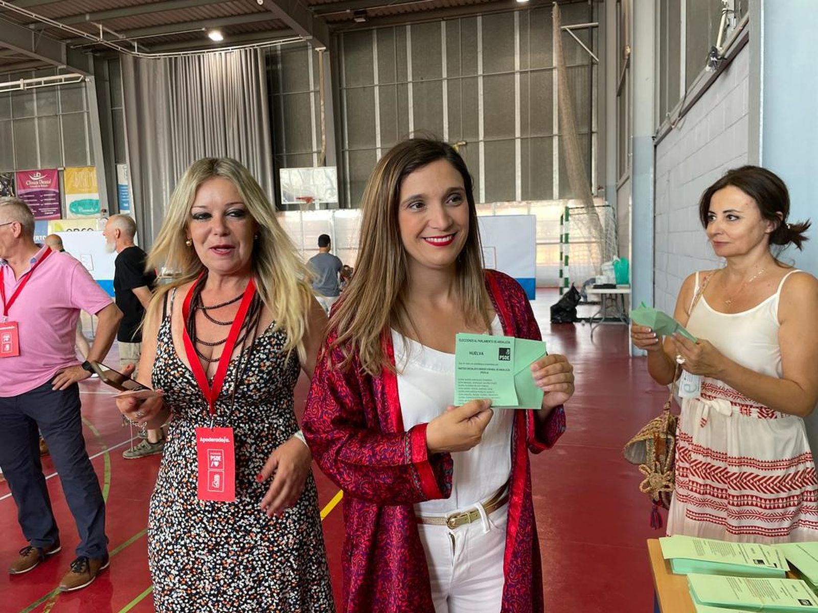 María Márquez ejerce su derecho al voto.