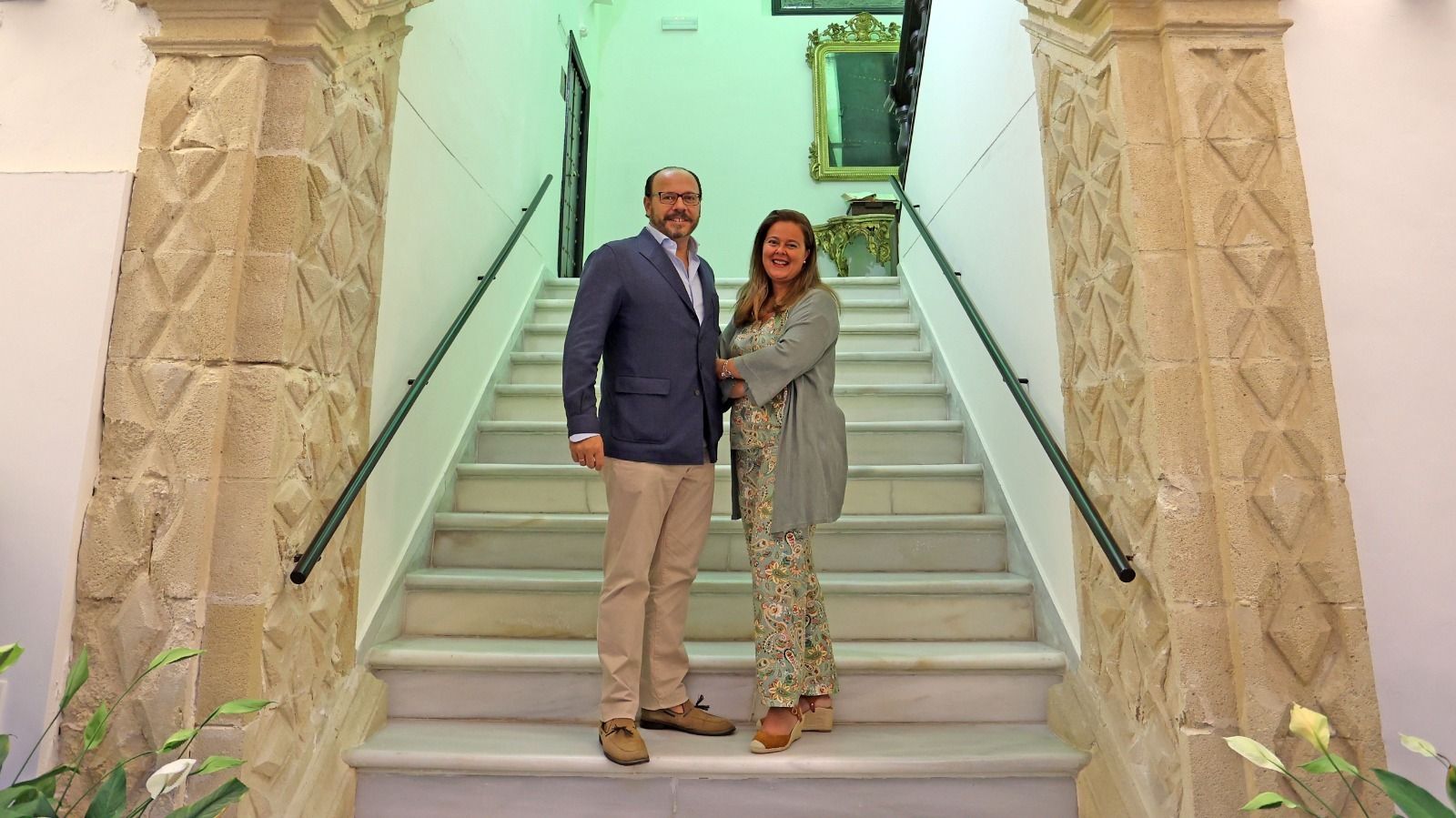 El matrimonio entre Elena Gómez y Orlando Lucena conducirá la delegación diocesana de Hermandades y Cofradías.