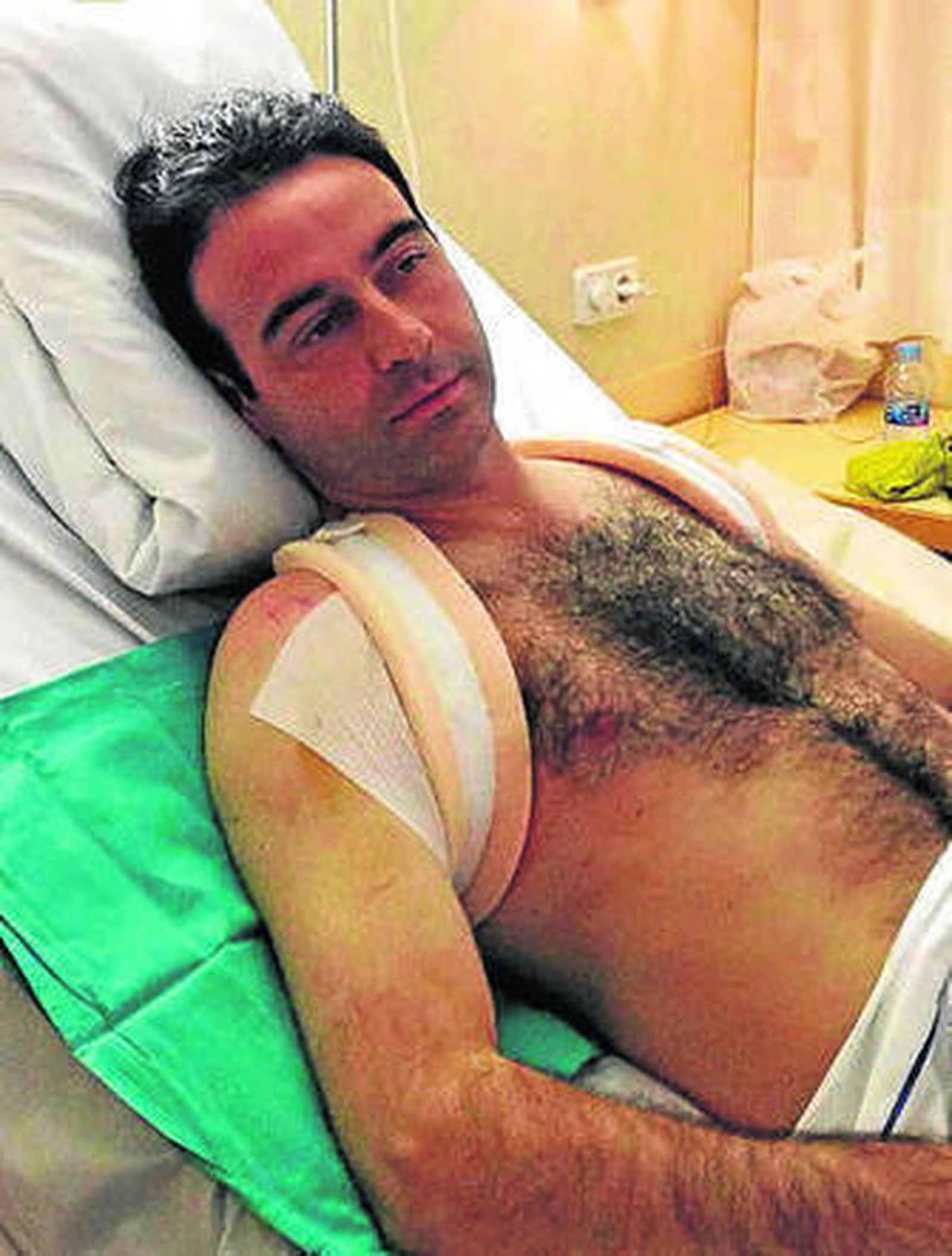 Enrique Ponce, en el hospital.