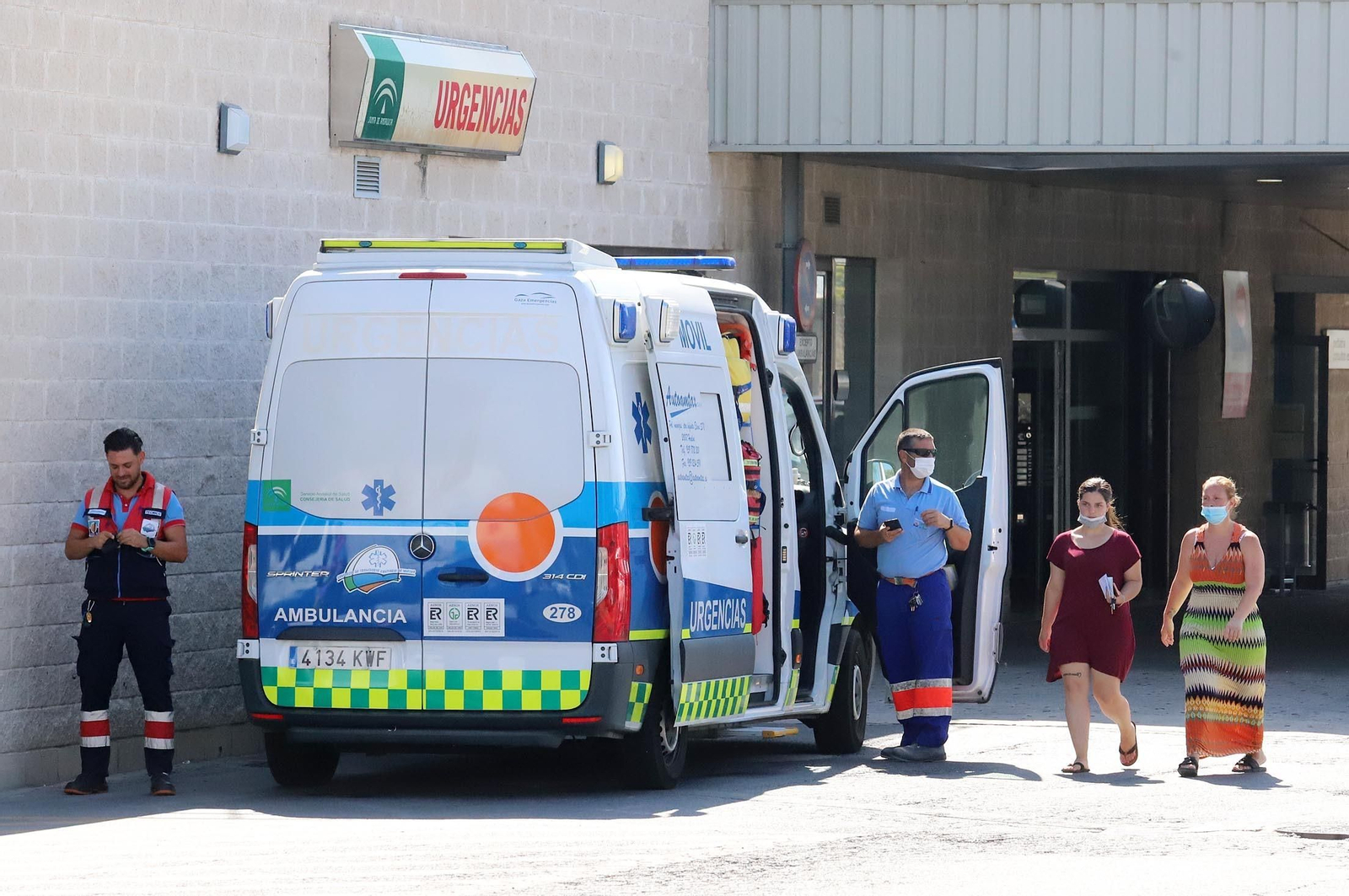 Imagen de archivo de la entrada a la Unidad de Urgencias del Juan Ramón Jiménez.