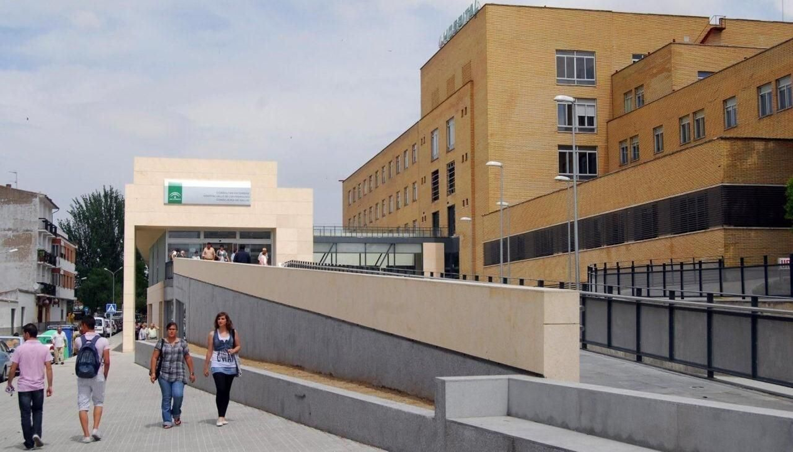 Uno de los accesos al Hospital Valle de los Pedroches de Pozoblanco.