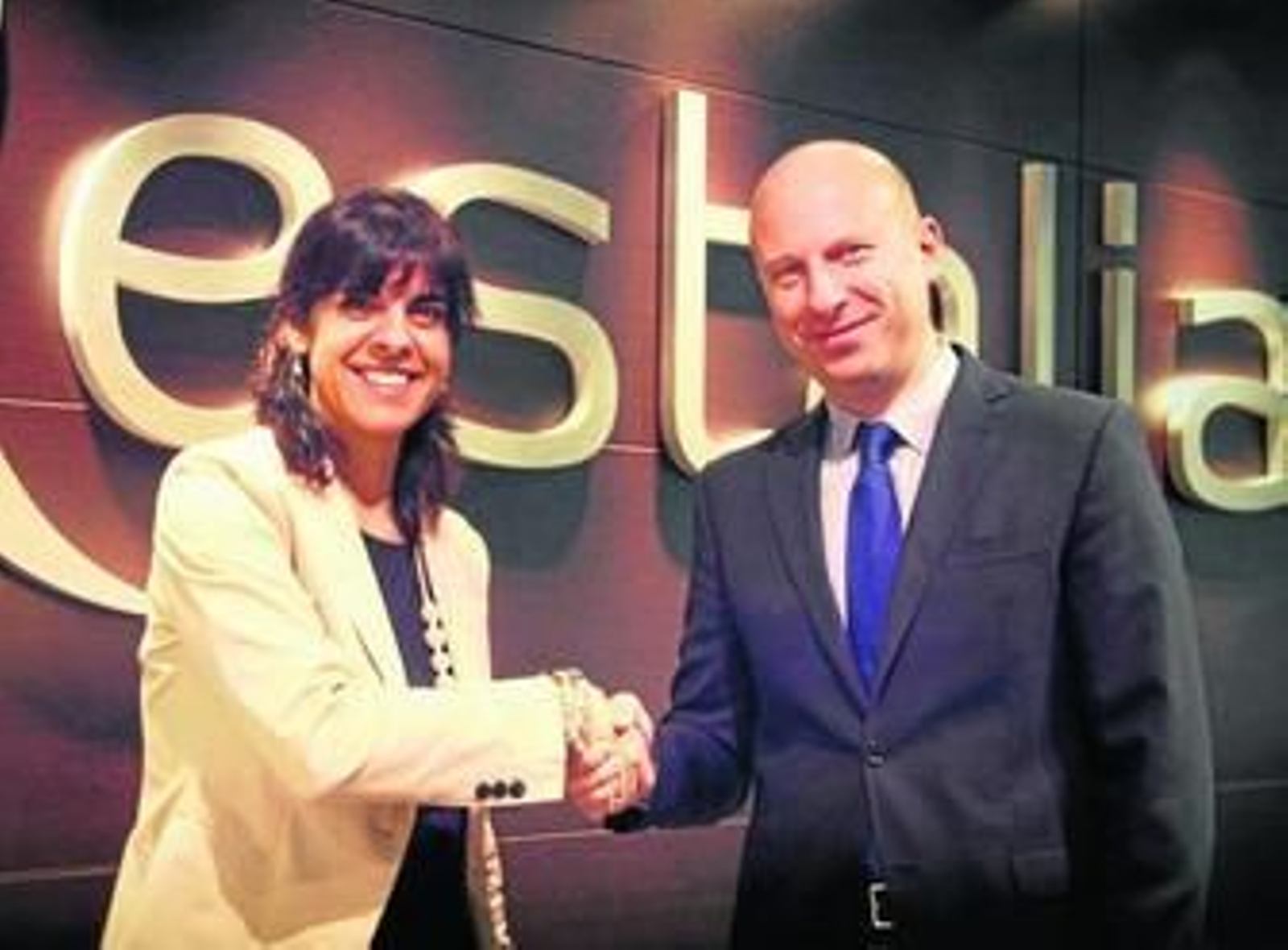 Virginia Donado, directora general de Restalia, y Jordi Borrut, director de Ventas y Distribución a Hostelería de Heineken.