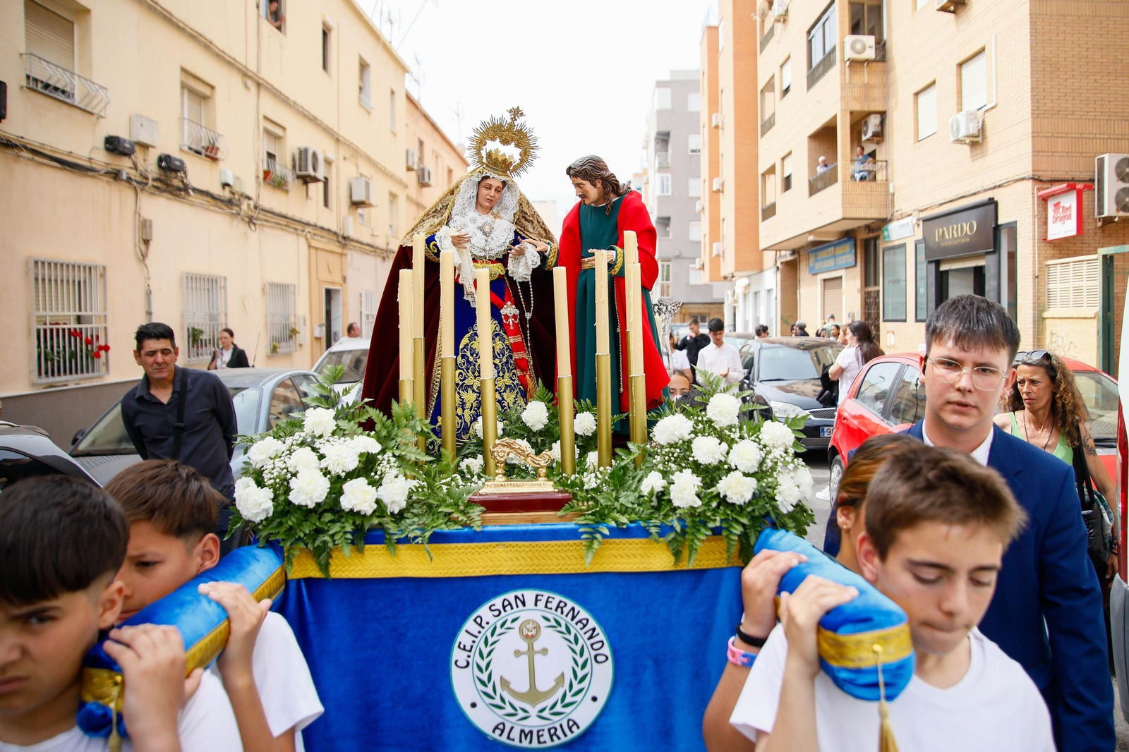 Las imágenes del CEIP San Fernando de El Zapillo de la ciudad de Almería en procesión en el viernes de dolores