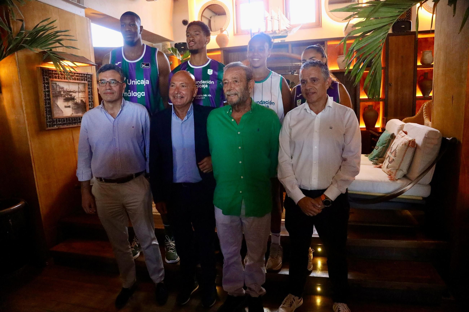 La presentación de las nuevas equipaciones del Unicaja, en fotos