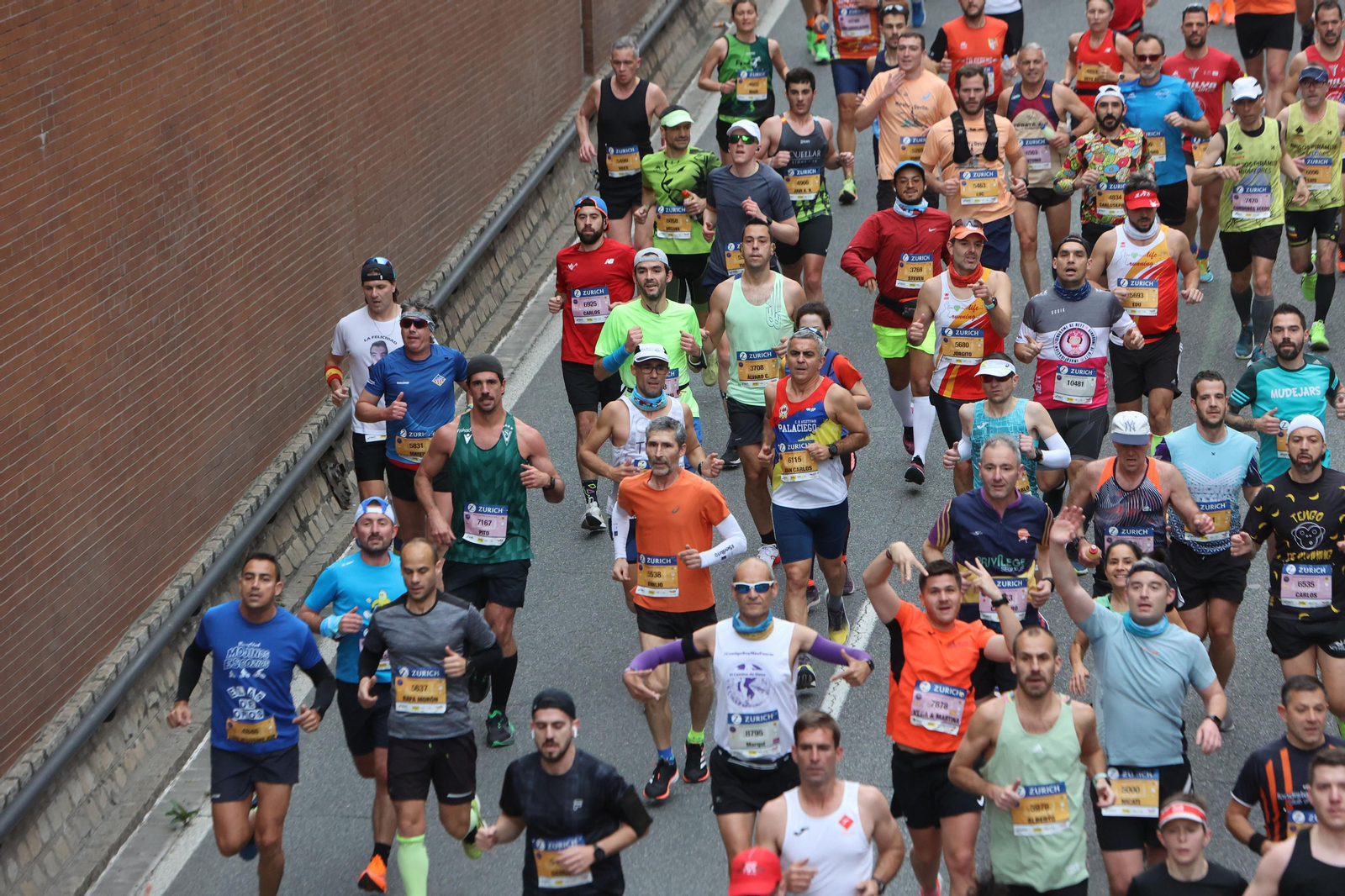 Búscate en la maratón de Sevilla 04