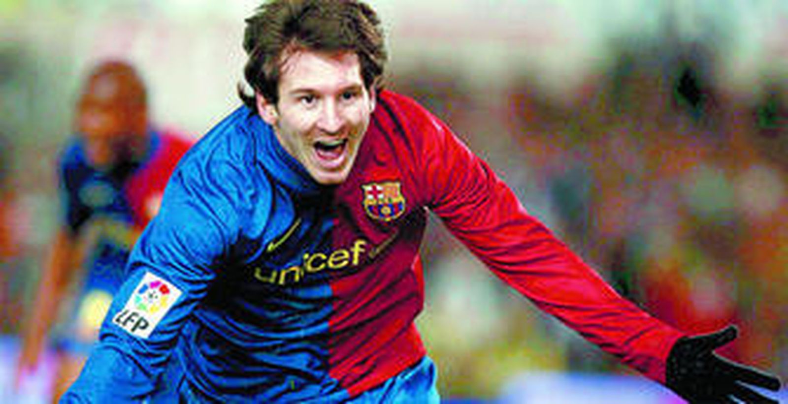 Leo Messi, eufórico tras conseguir su segundo gol ayer frente al Racing, que además significaba el triunfo de su equipo en El Sardinero.