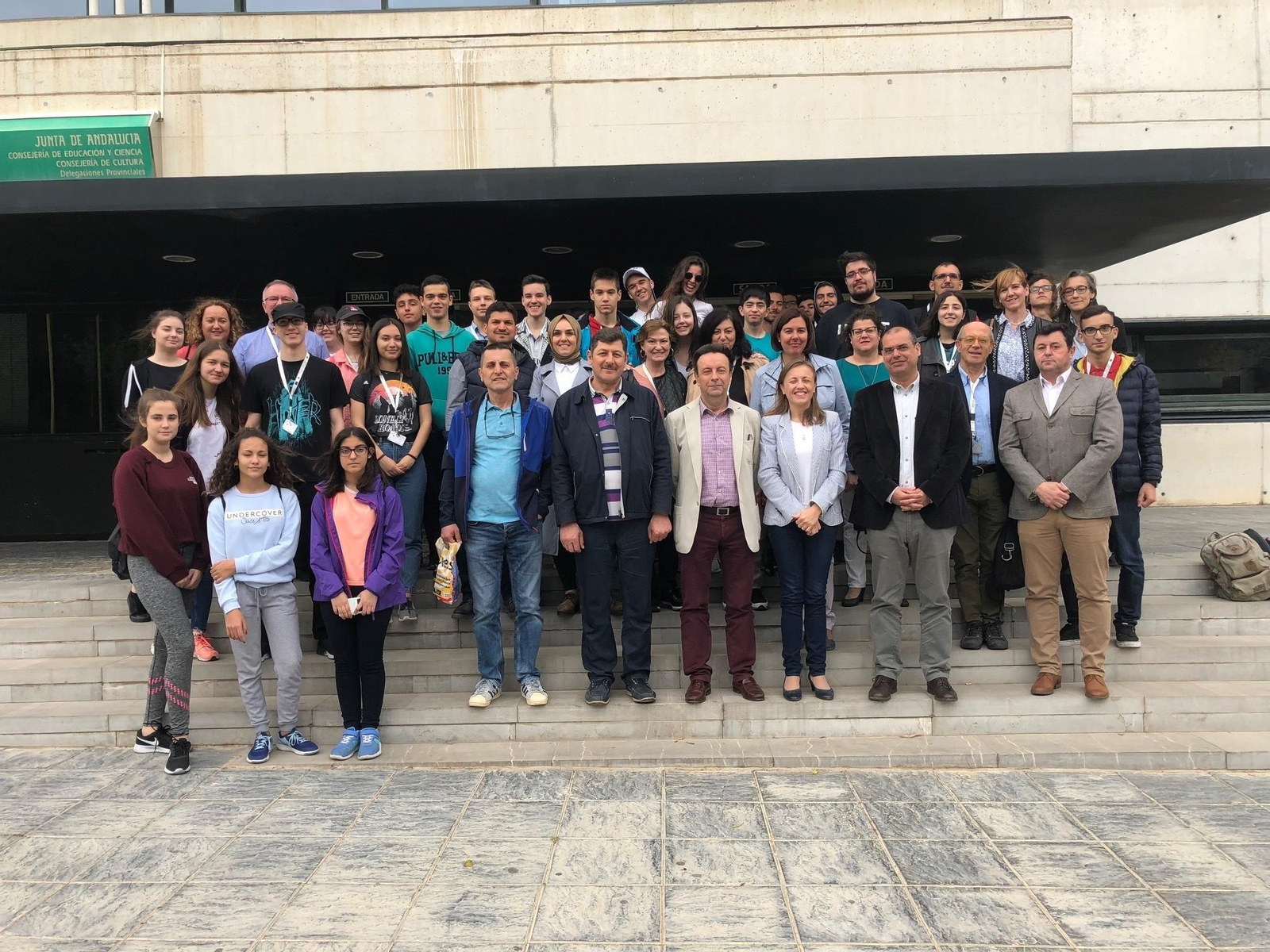 La delegada territorial de Educación de la Junta de Andalucía recibió a alumnos y profesores del proyecto.