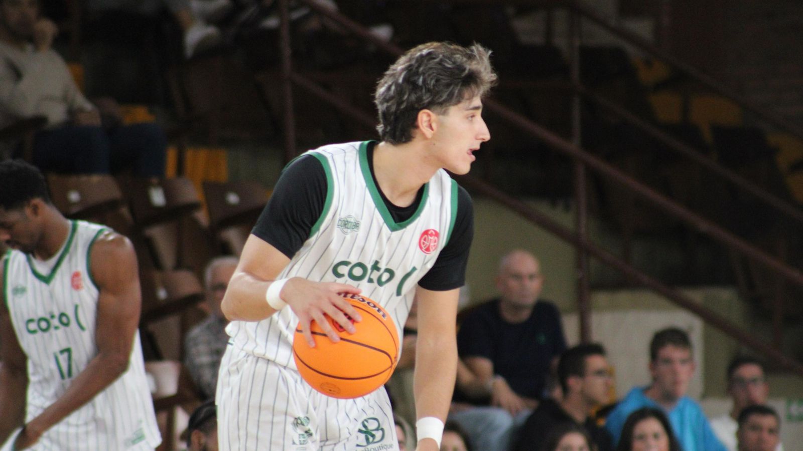 Gonzalo Orozco, durante el partido en León.
