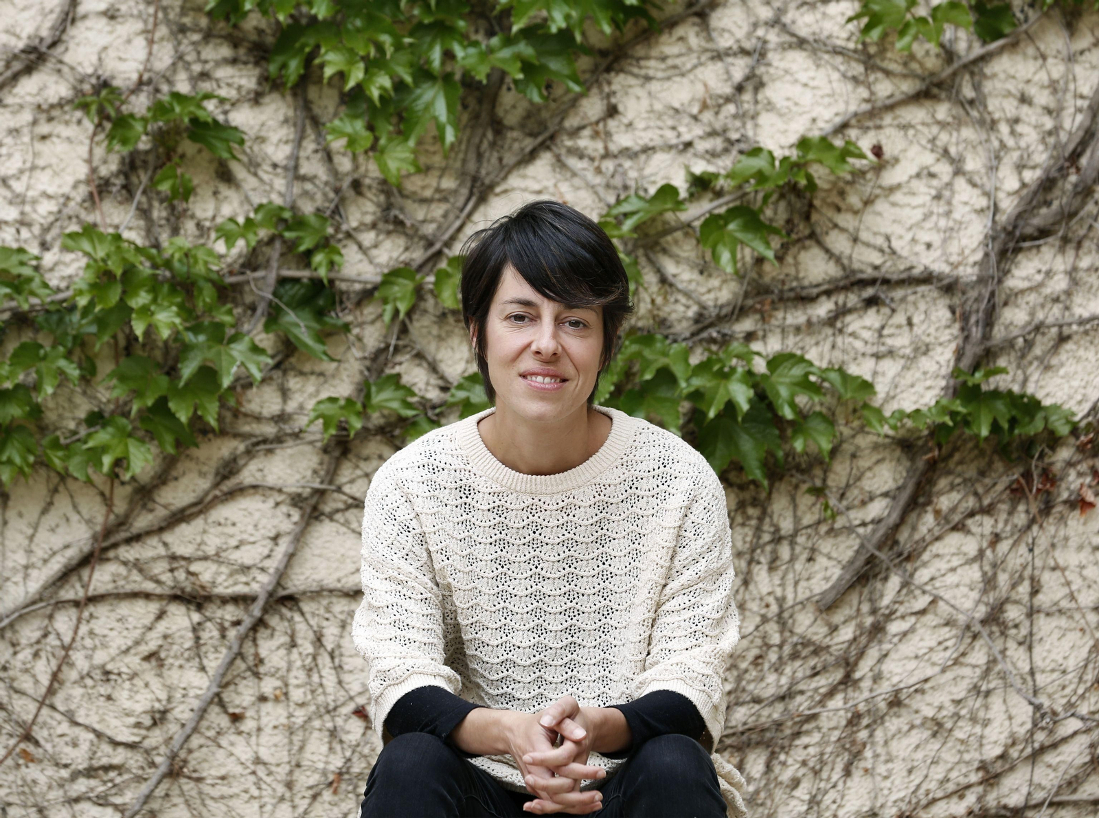 Estíbaliz Urresola, directora de '20.000 especies de abejas', ofrece una ponencia este martes en la Facultad de Comunicación