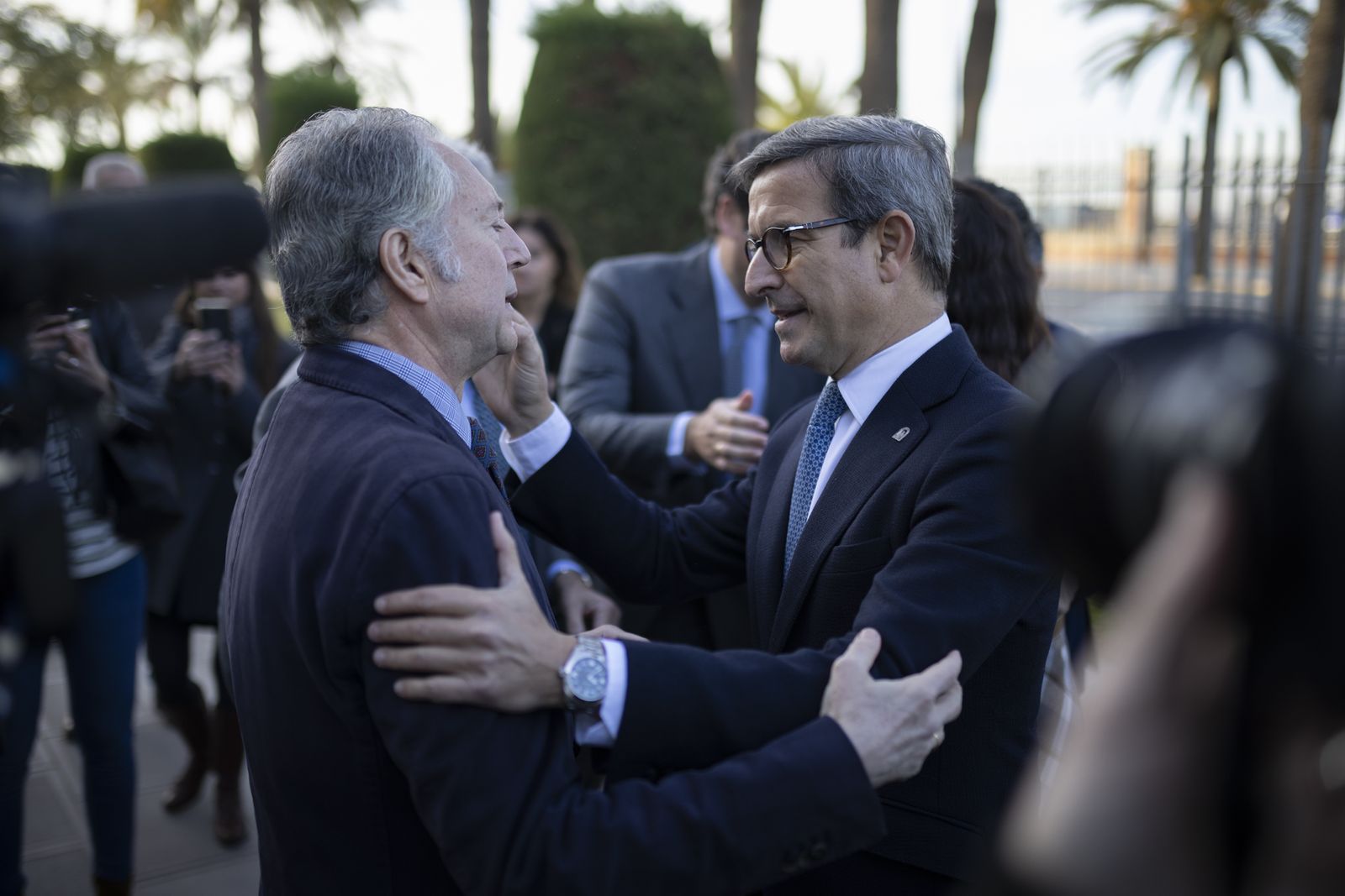 Imágenes de la recepción de los invitados al desayuno-coloquio con Jorge Paradela en el Foro Joly Andalucía