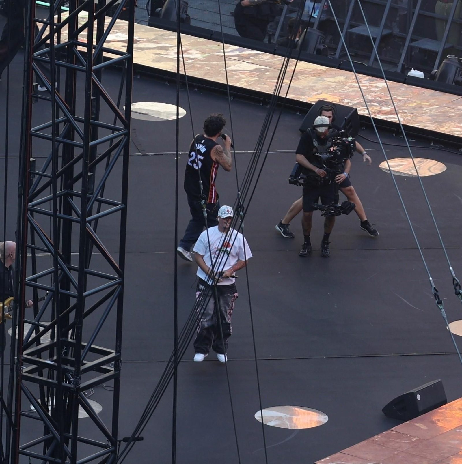 Las imágenes del lleno en el estado de la Cartuja por la Velada del Año 5