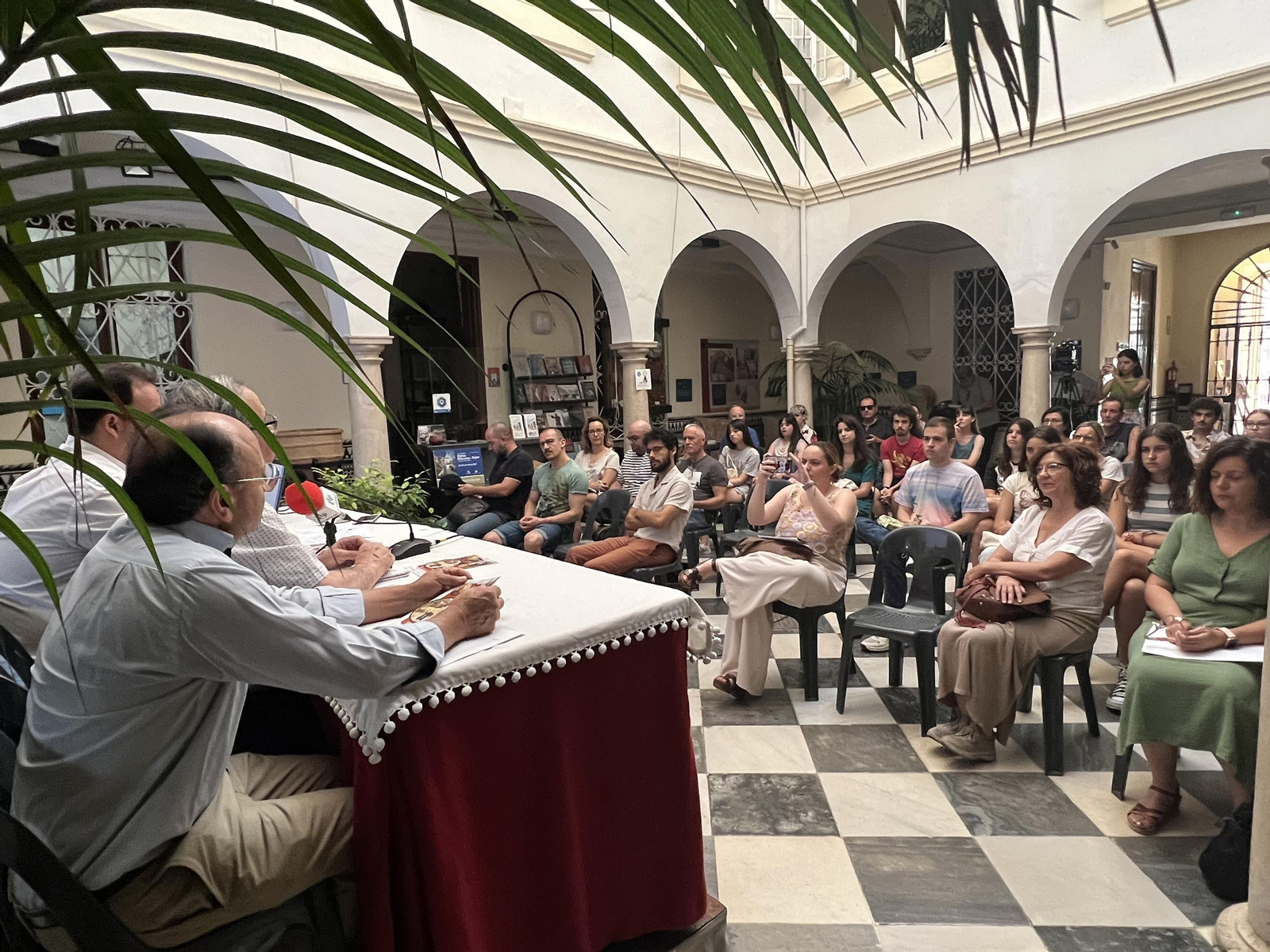 Inauguración y bienvenida a los alumnos del Curso superior y básico de Paisaje.