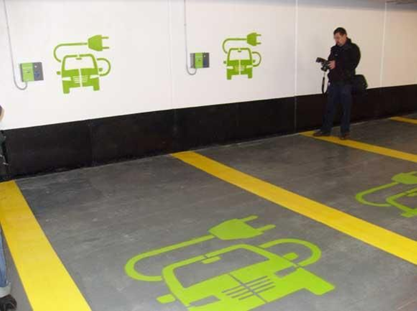 La alcaldesa inaugura la ampliación del parking de Canalejas