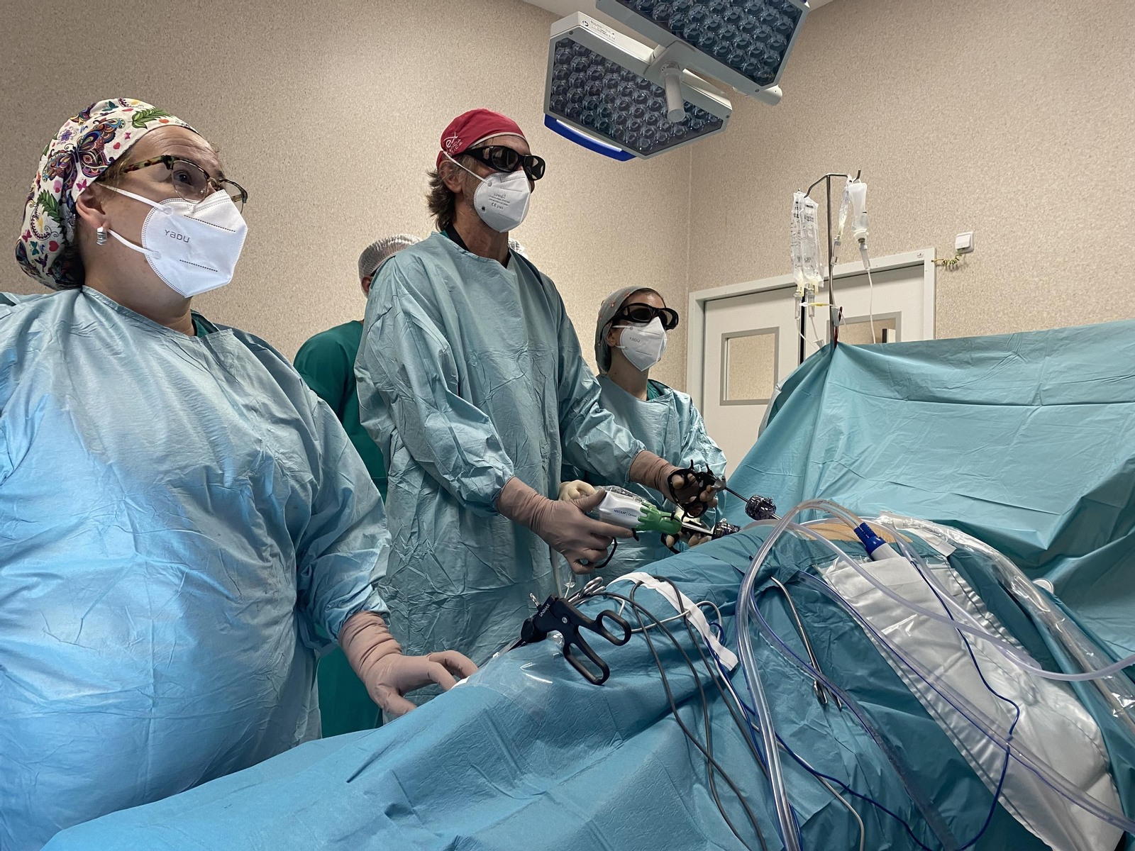 Una intervención para la extracción de un riñón en el Hospital Regional.