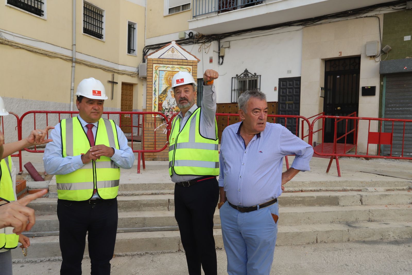 Las obras de peatonalización de la Plaza de Los Dolores, en imágenes