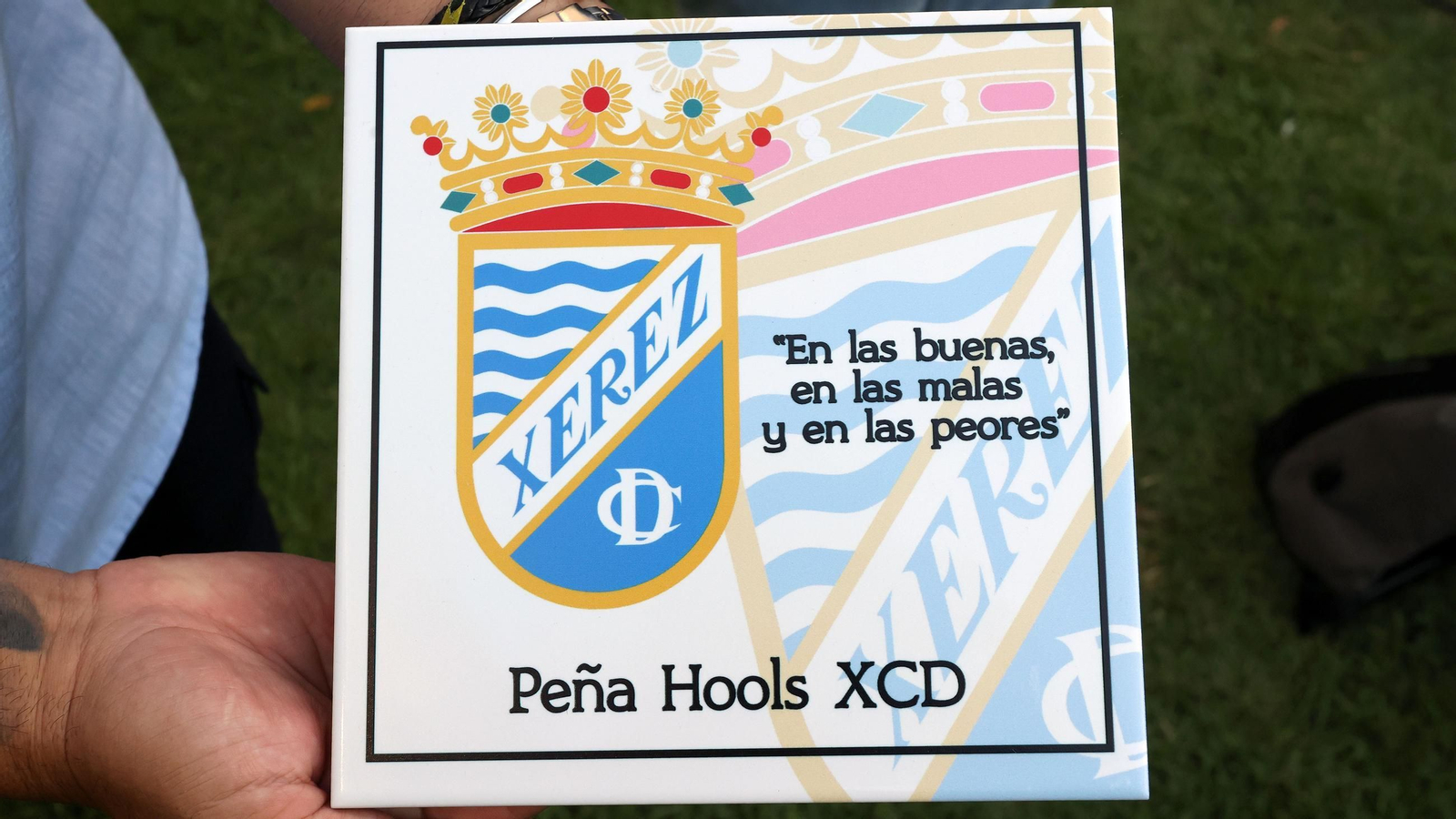 Imágenes de la presentación de las camisetas del Xerez CD