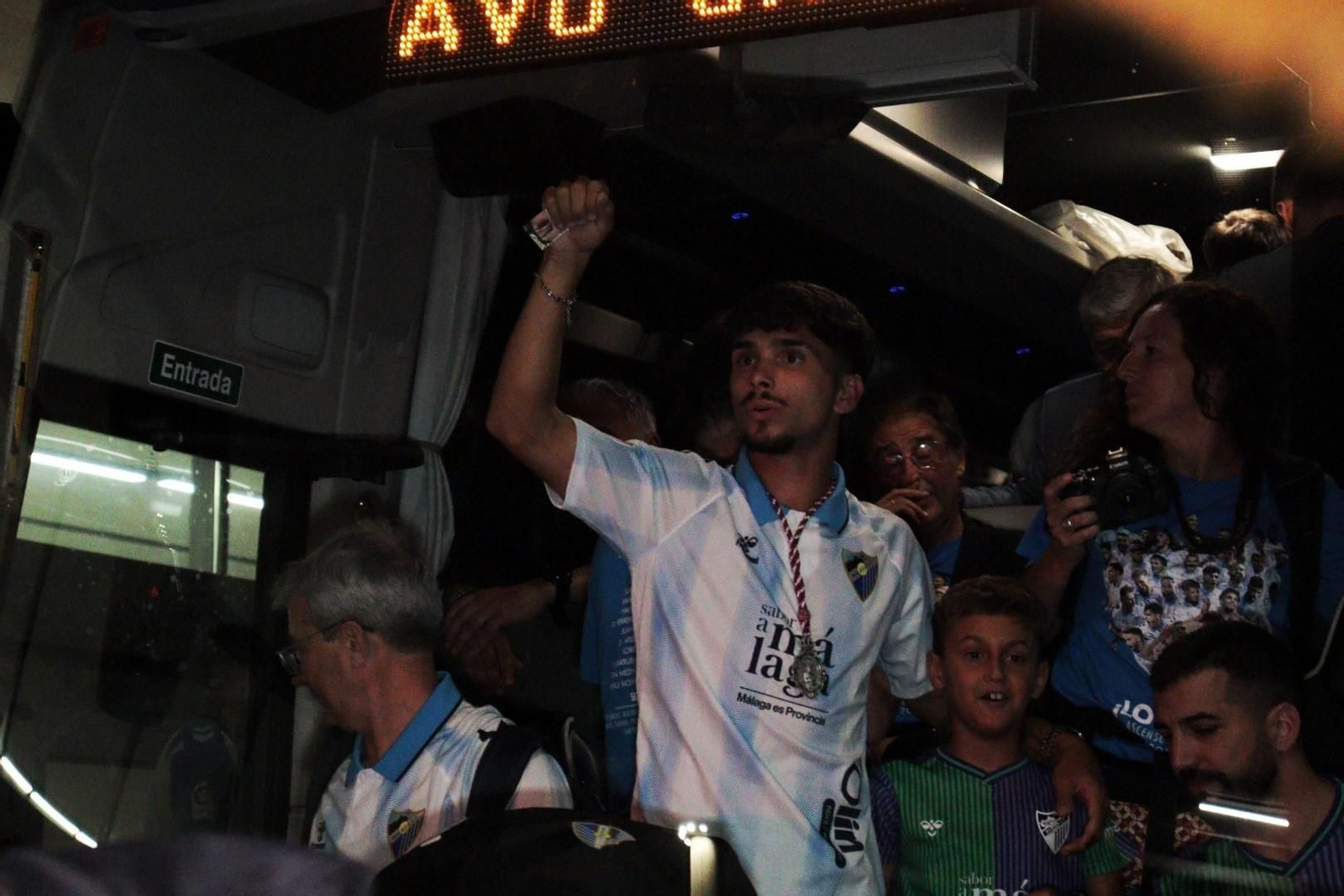 La madrugada interminable con la que Málaga celebró el ascenso