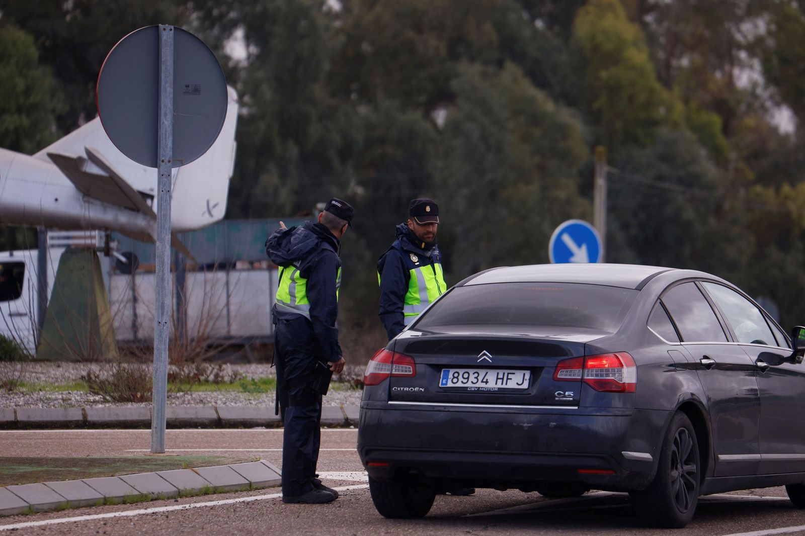 Los vecinos de Alcolea y de las parcelas de Guadalvalle siguen desalojando sus casas, en imágenes