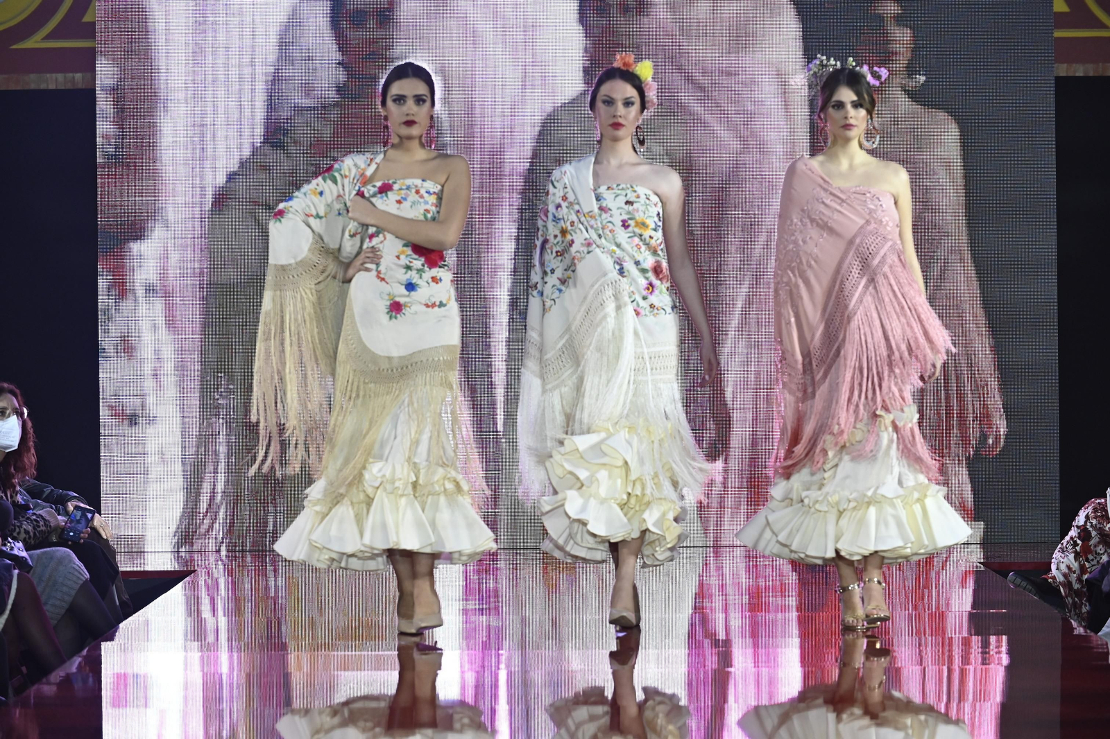 El desfile de Ángeles Espinar y Maite Cárdenas en Pasarela Huelva Flamenca 2022, todas las fotos