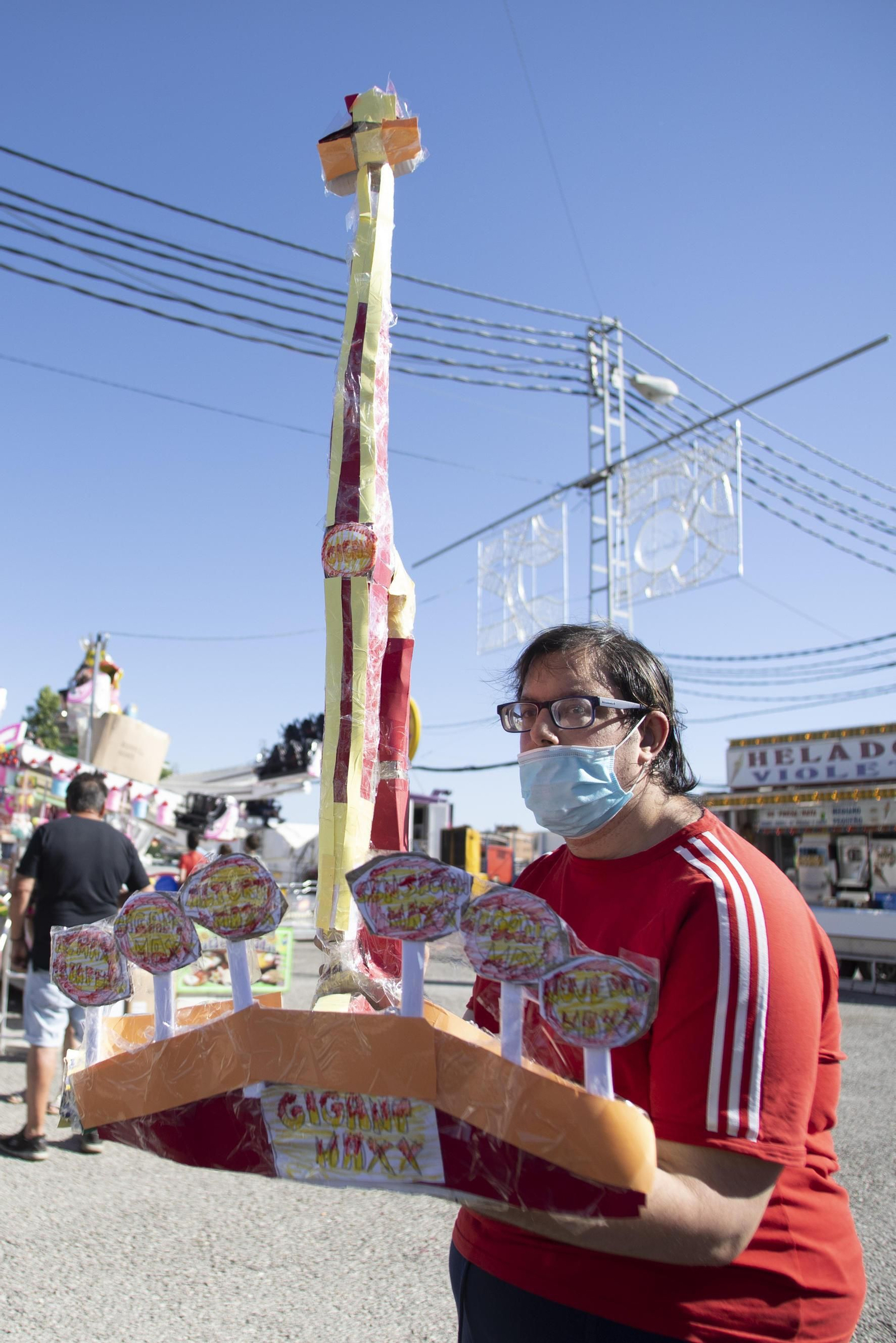 Fotos: el ferial de Granada cobra vida con los columpios