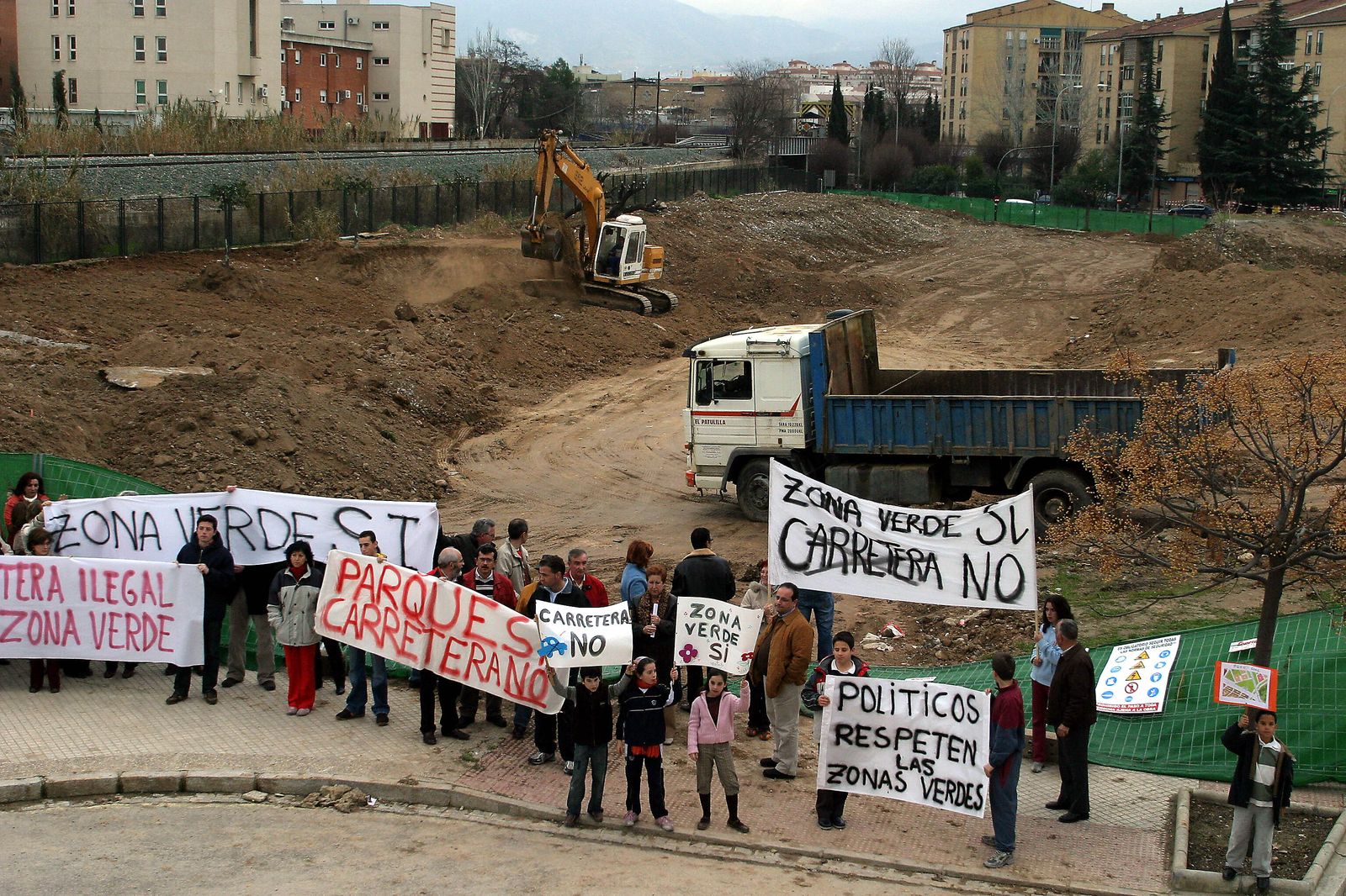Obras de construcción del vial de La Chana, en Granada