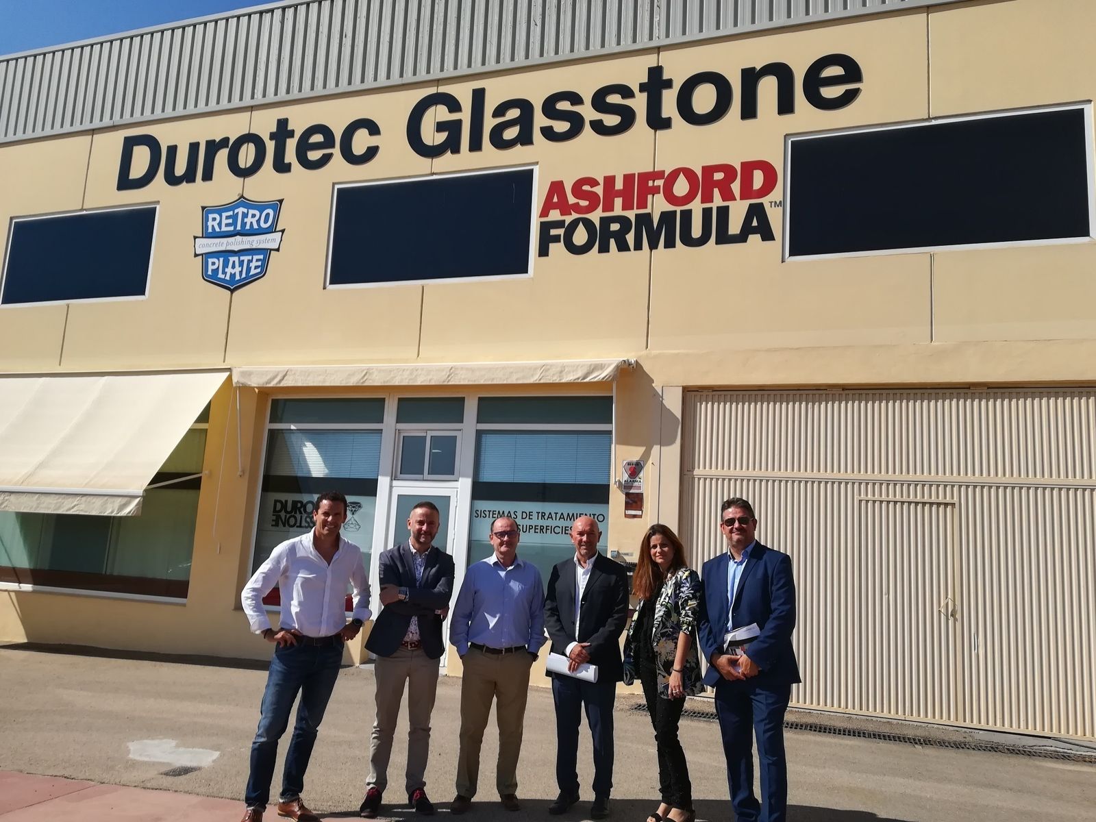 El delegado, junto al CEO y el gerente de Durotec, y los representantes de IDEA y Extenda en Almería.