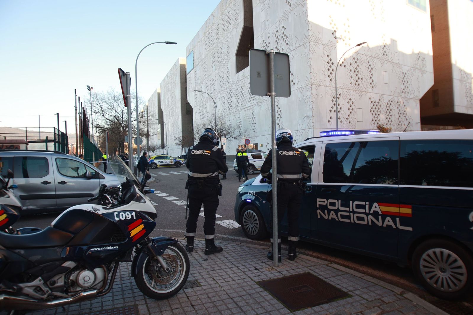 La Policía acordona la zona del InstituTo de Medicina Legal