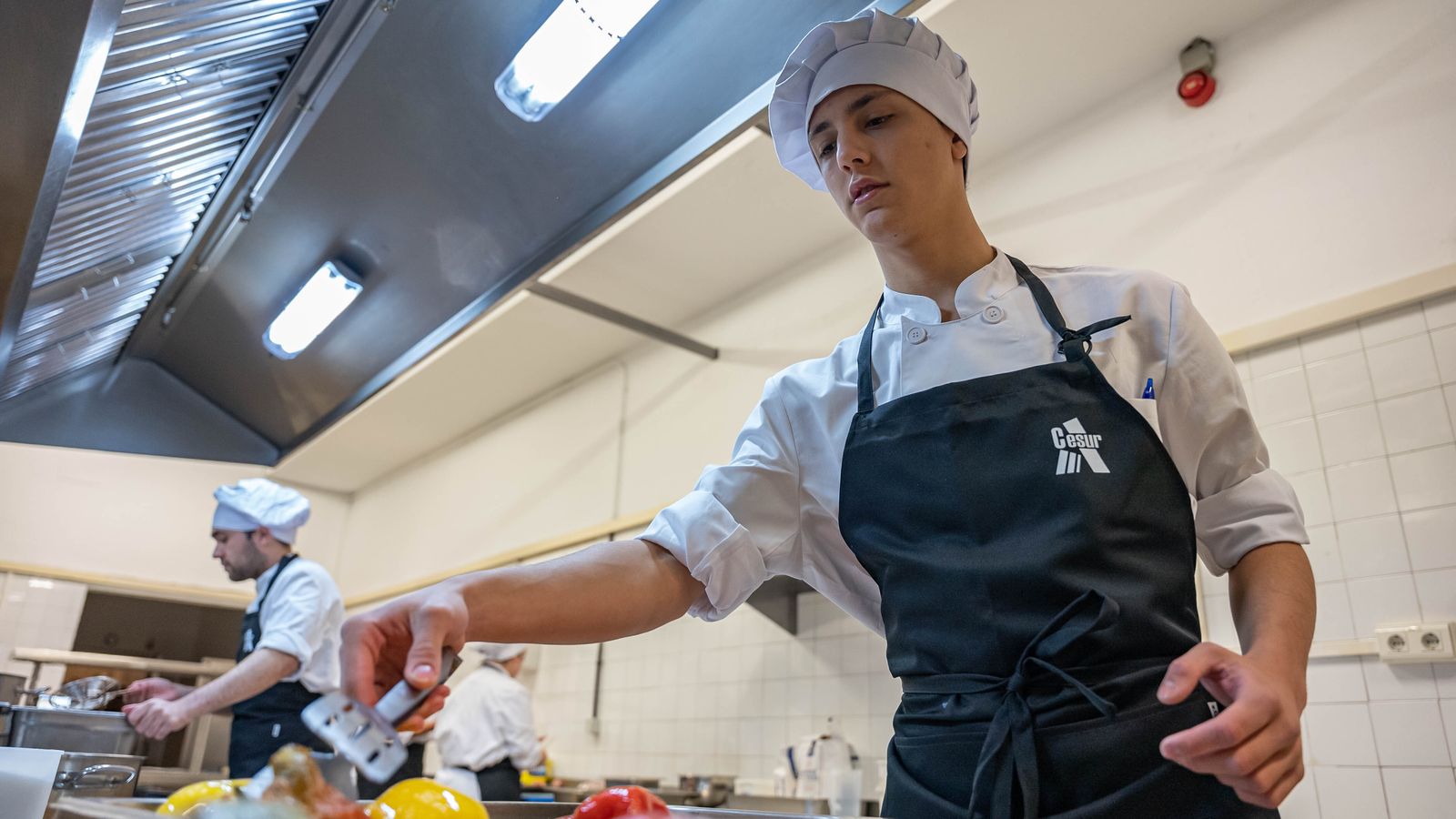 Alumno del ciclo de formación de cocina en Cesur