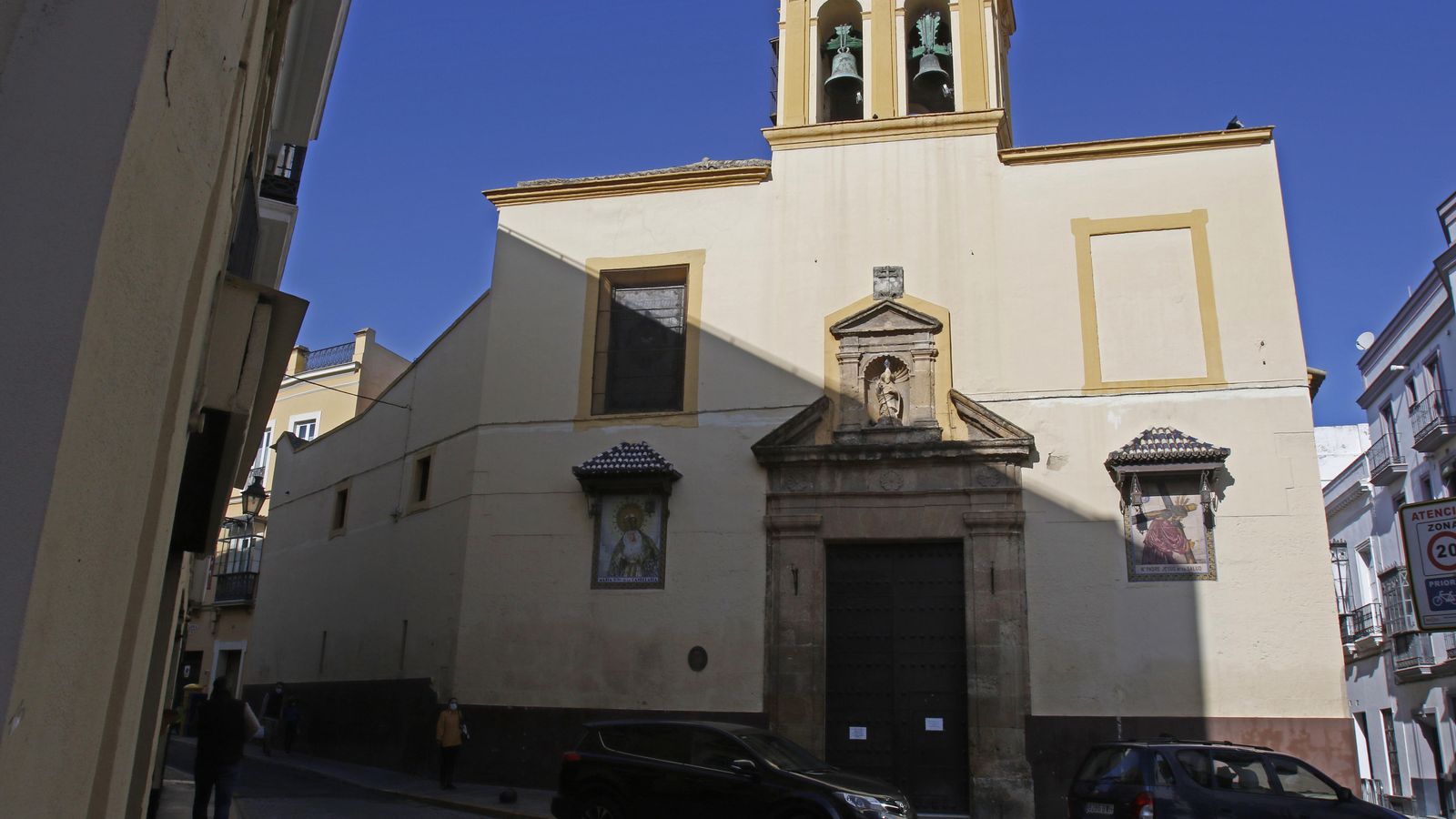 Fachada de la parroquia de San Nicolás.